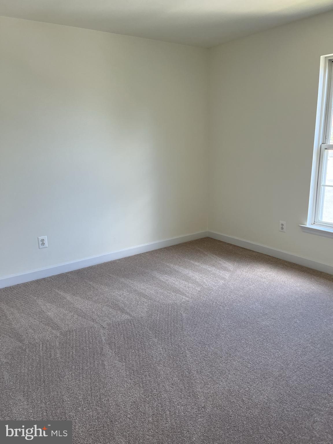 LAKESIDE - Residential Lease