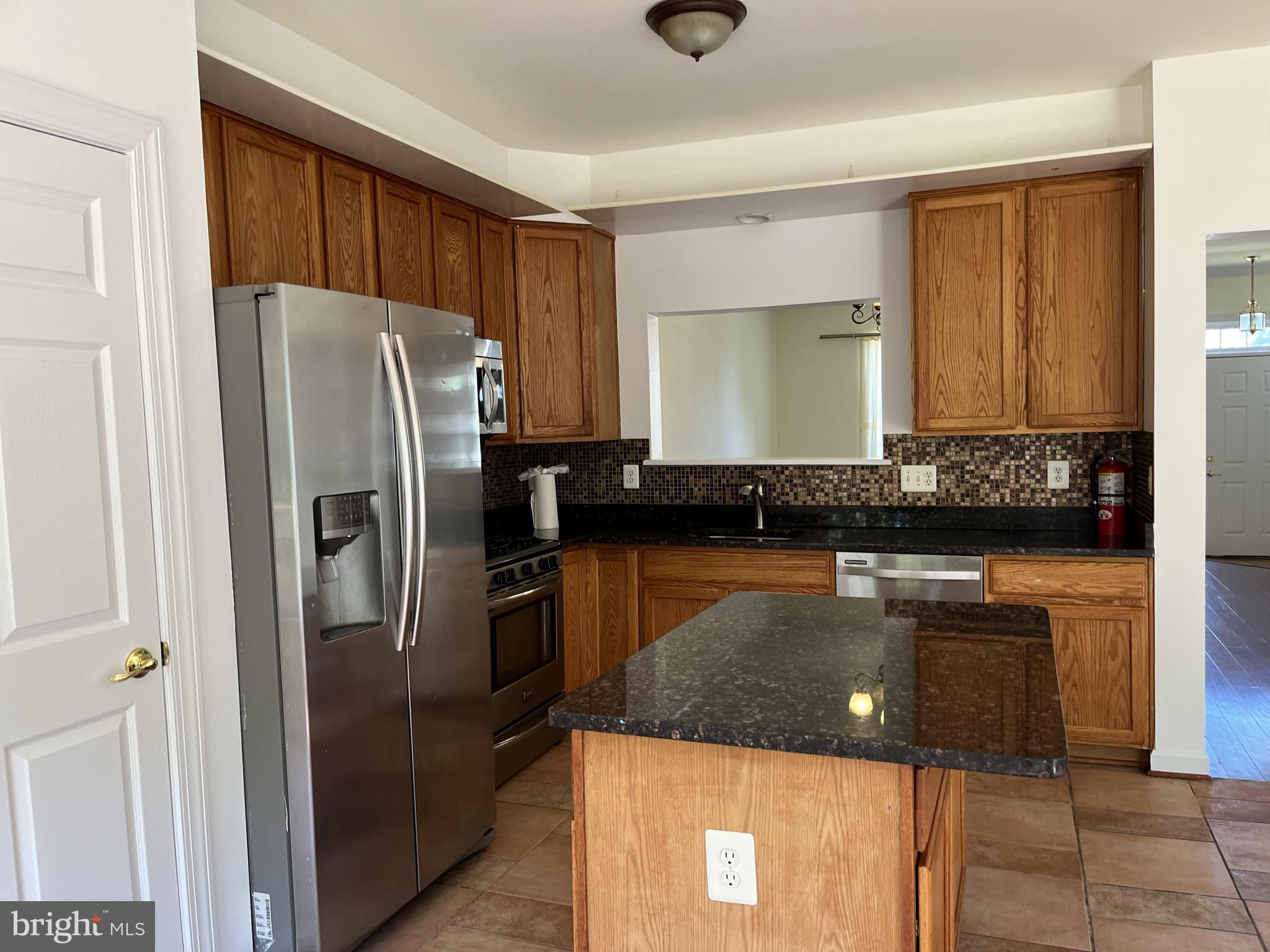 LAKESIDE - Residential Lease