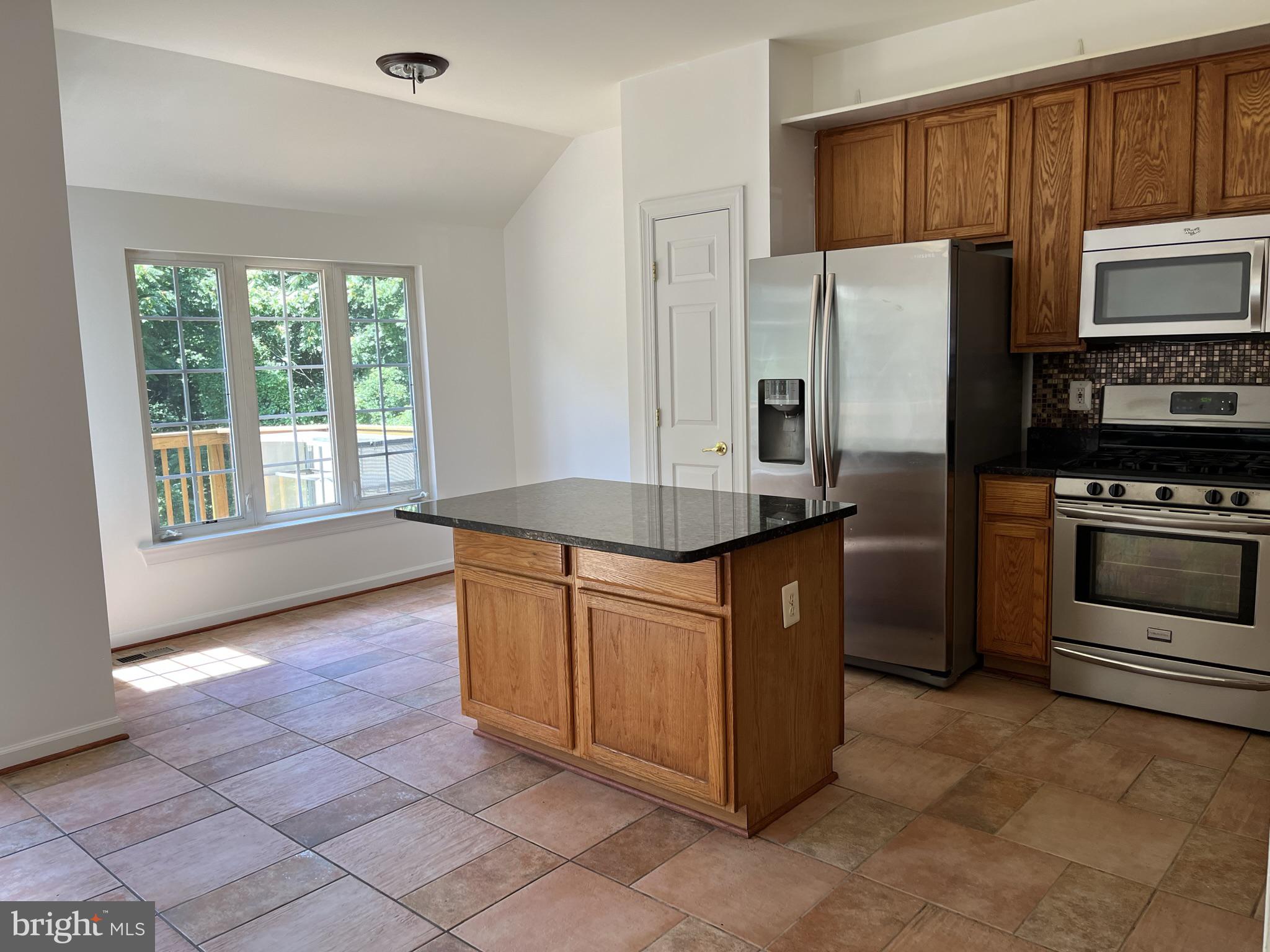 LAKESIDE - Residential Lease