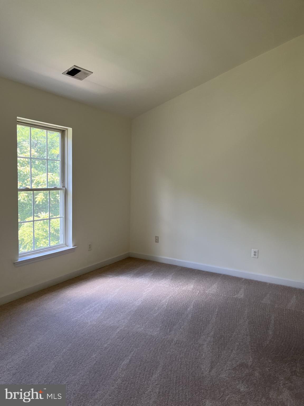 LAKESIDE - Residential Lease