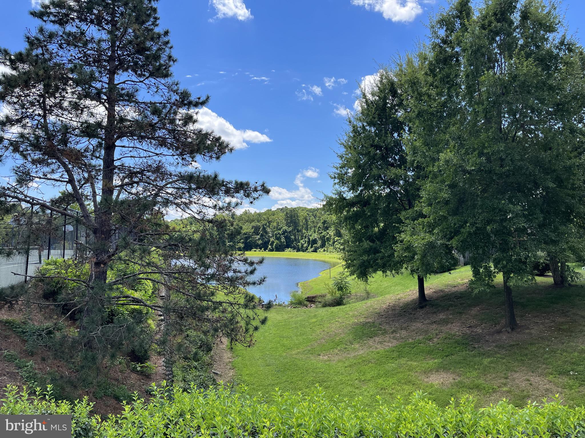 LAKESIDE - Residential Lease