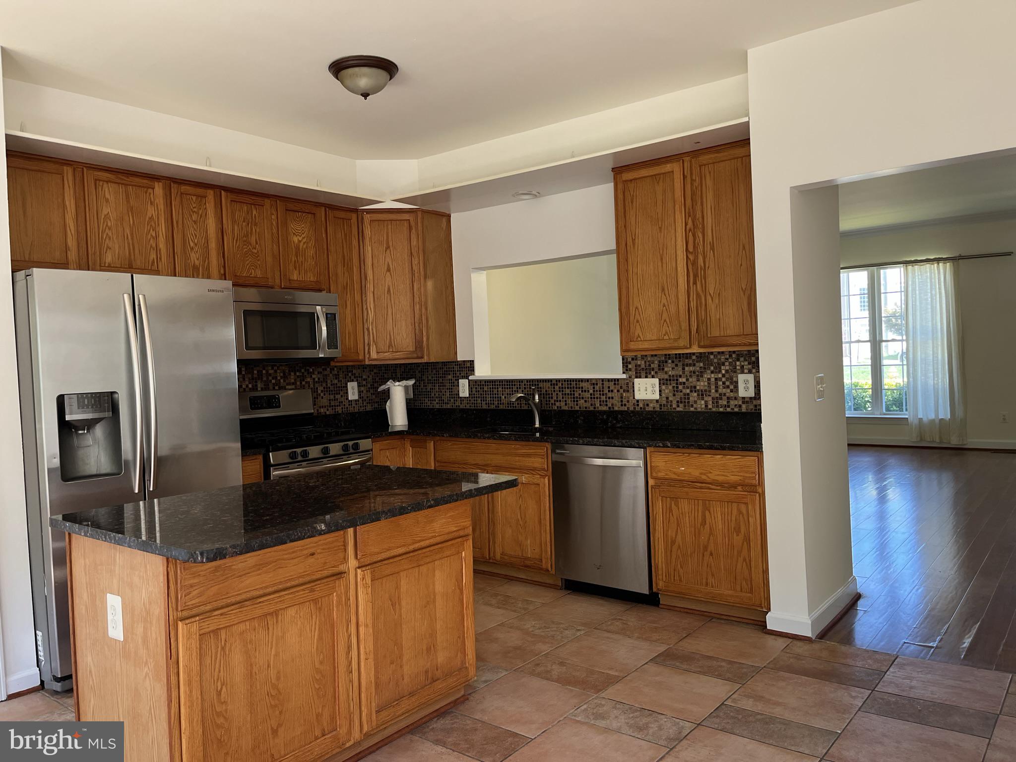 LAKESIDE - Residential Lease