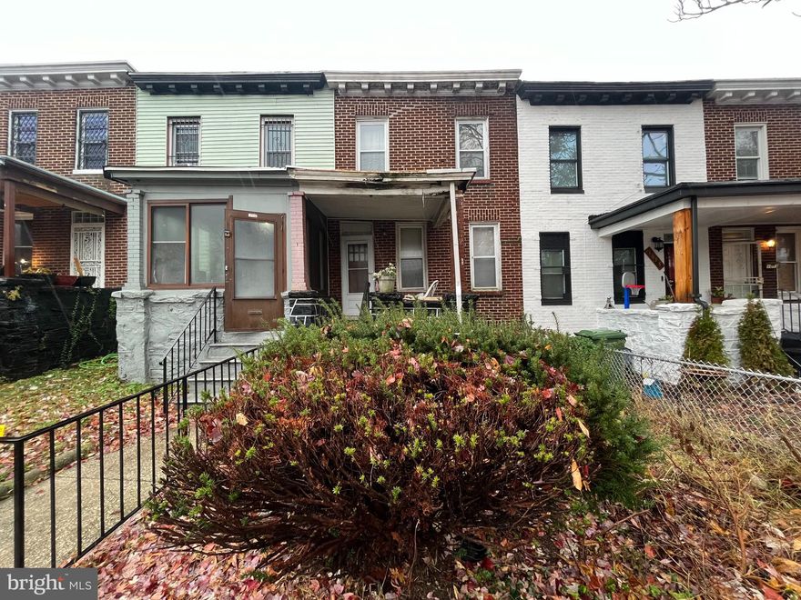 ONLINE AUCTION: Bidding begins 01/13/2025 @ 10:00 AM. Bidding ends 01/15/2025 @ 7:00 PM. List Price is Suggested Opening Bid. 2 Story Porch-Front Townhouse located in the East Baltimore Midway area of Baltimore City. Residents can enjoy the nearby attractions such as Clifton Park, Clifton Park Golf Course, John Hopkins University, & Lake Montebello. Property is Vacant. Easy Access to Major Traffic Artery North Ave.  Deposit: $7,500.