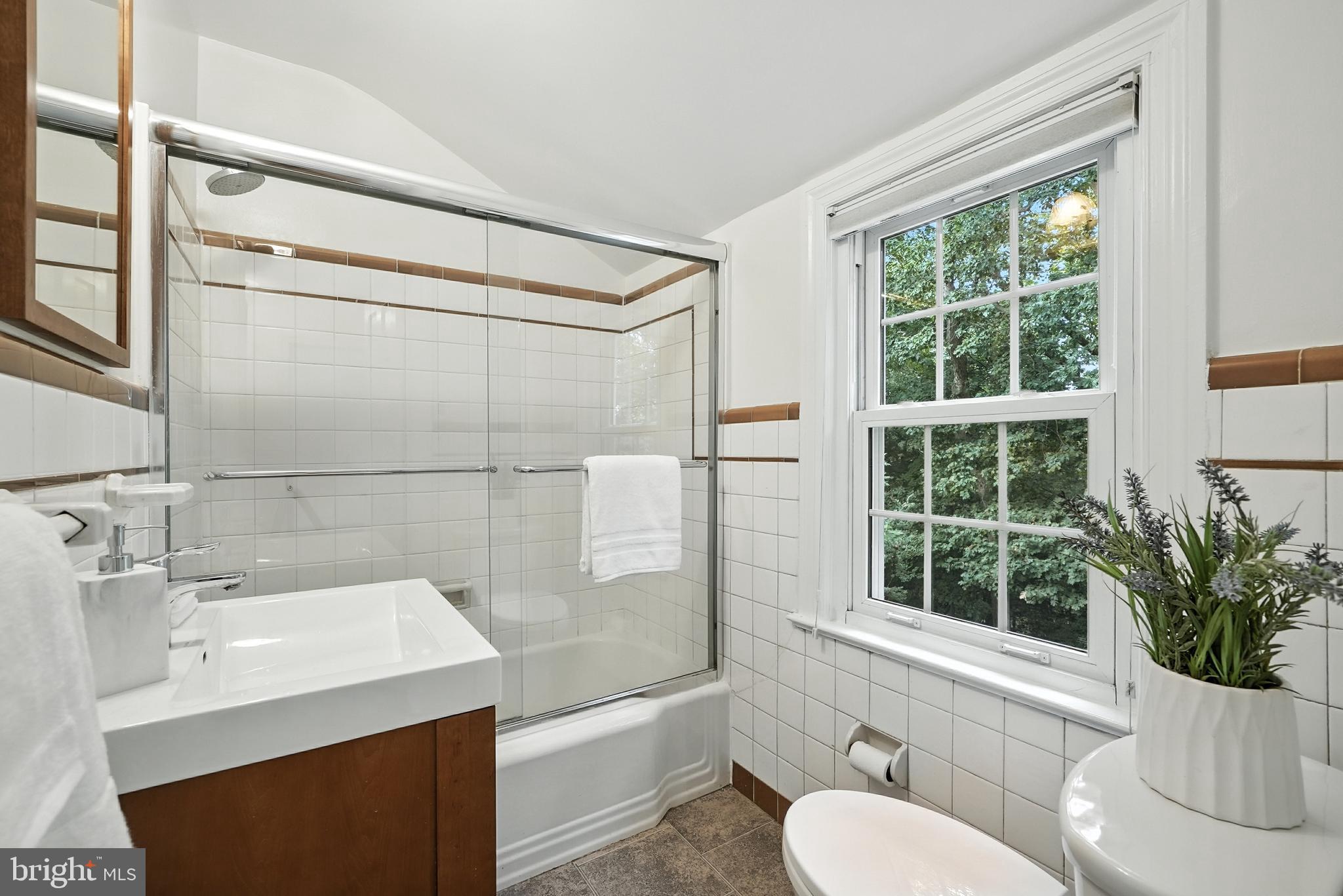 LEE HEIGHTS - Residential