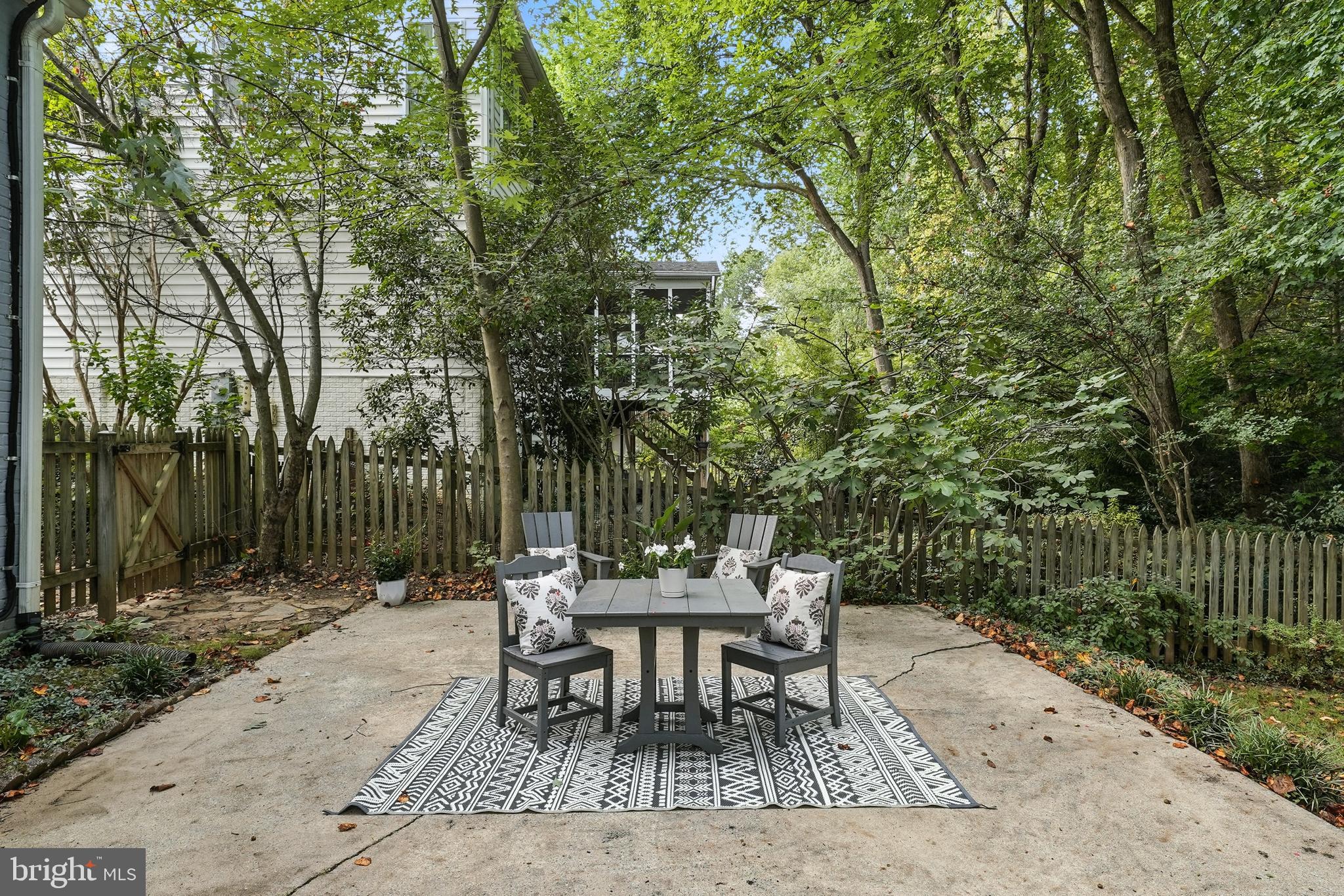 LEE HEIGHTS - Residential