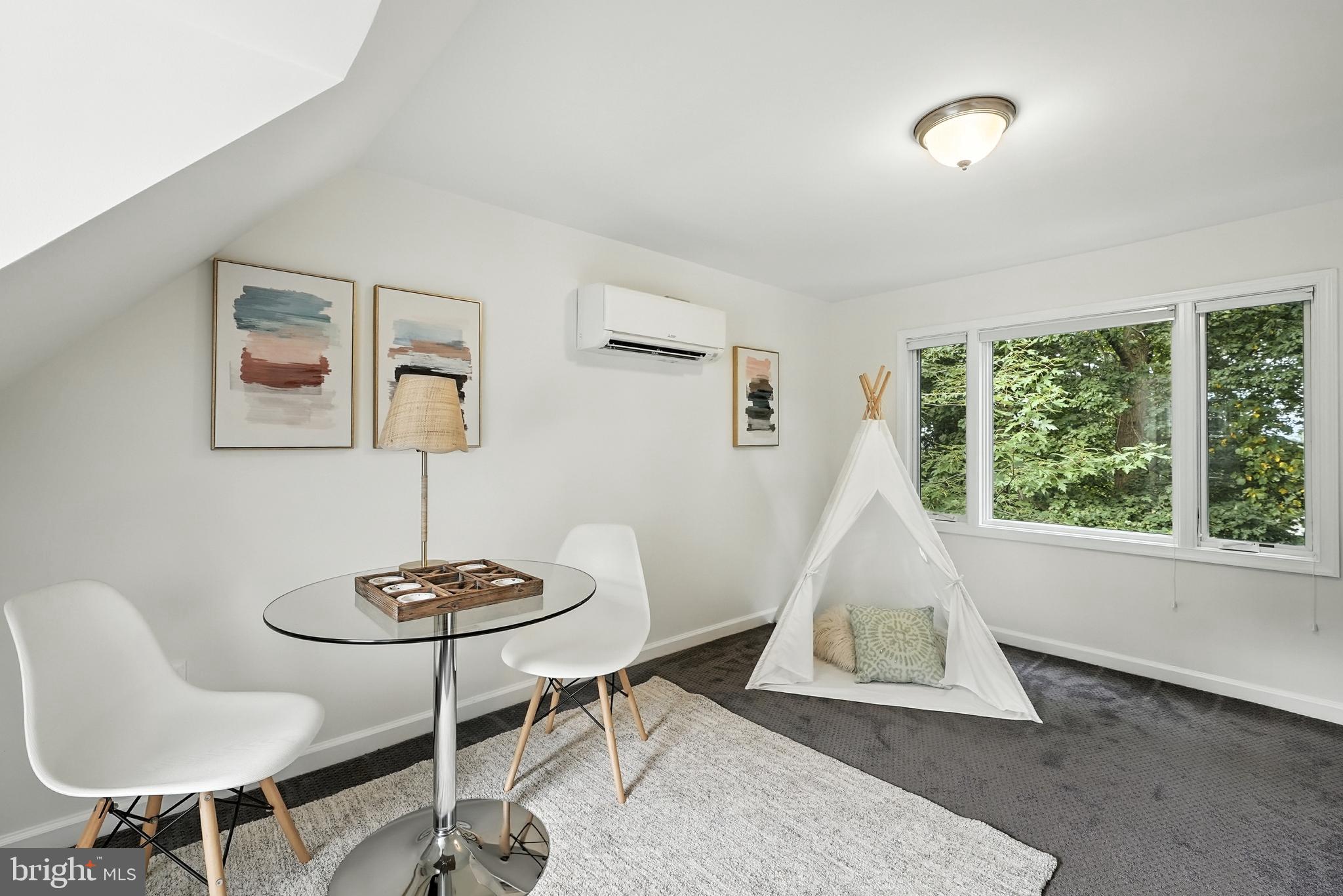 LEE HEIGHTS - Residential