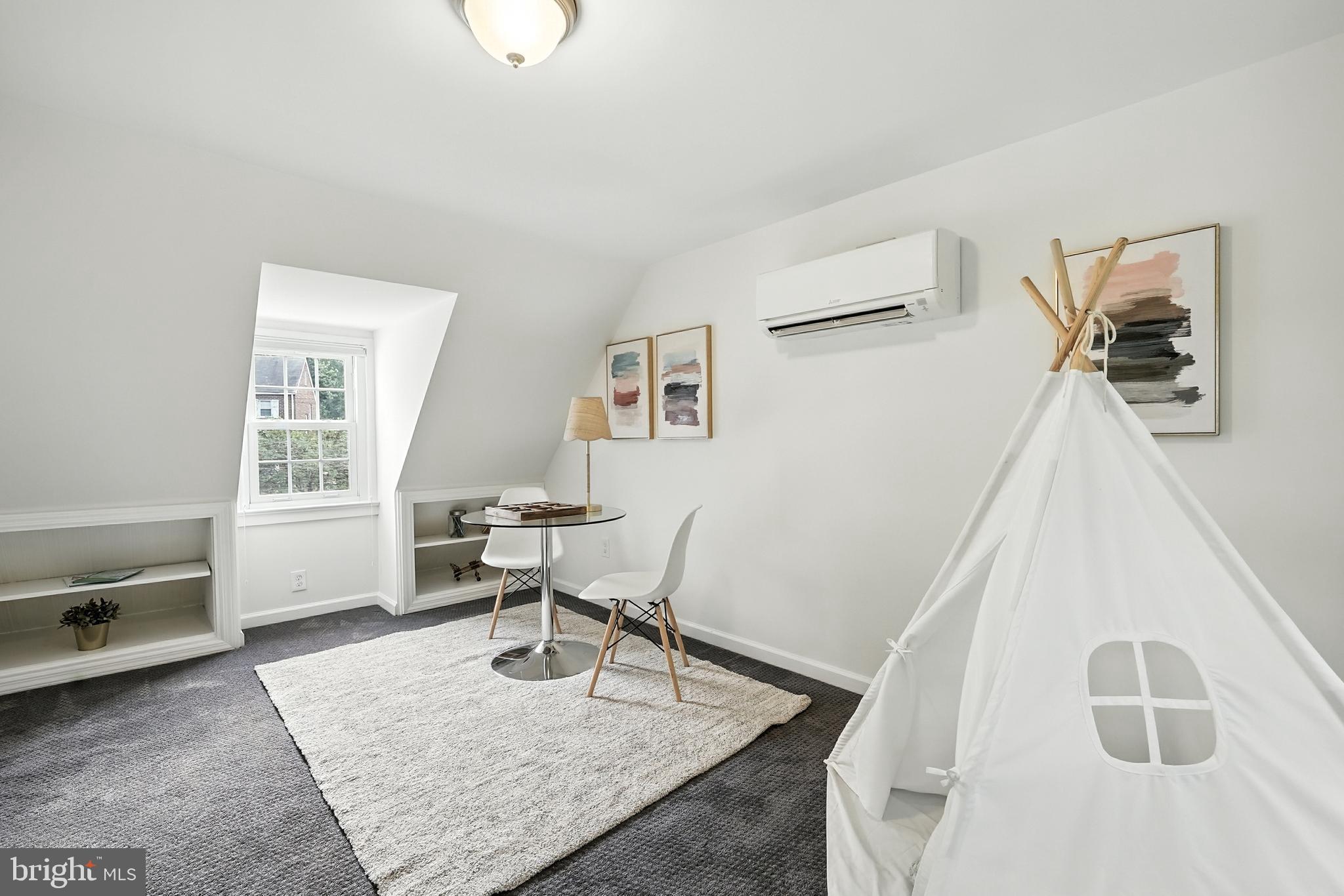 LEE HEIGHTS - Residential