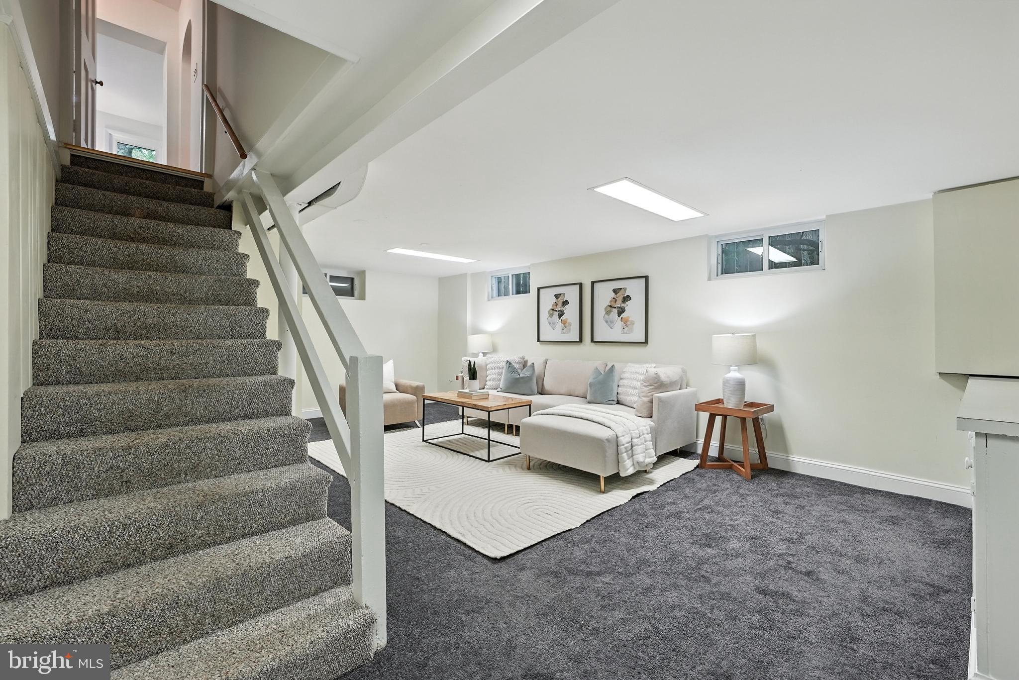 LEE HEIGHTS - Residential