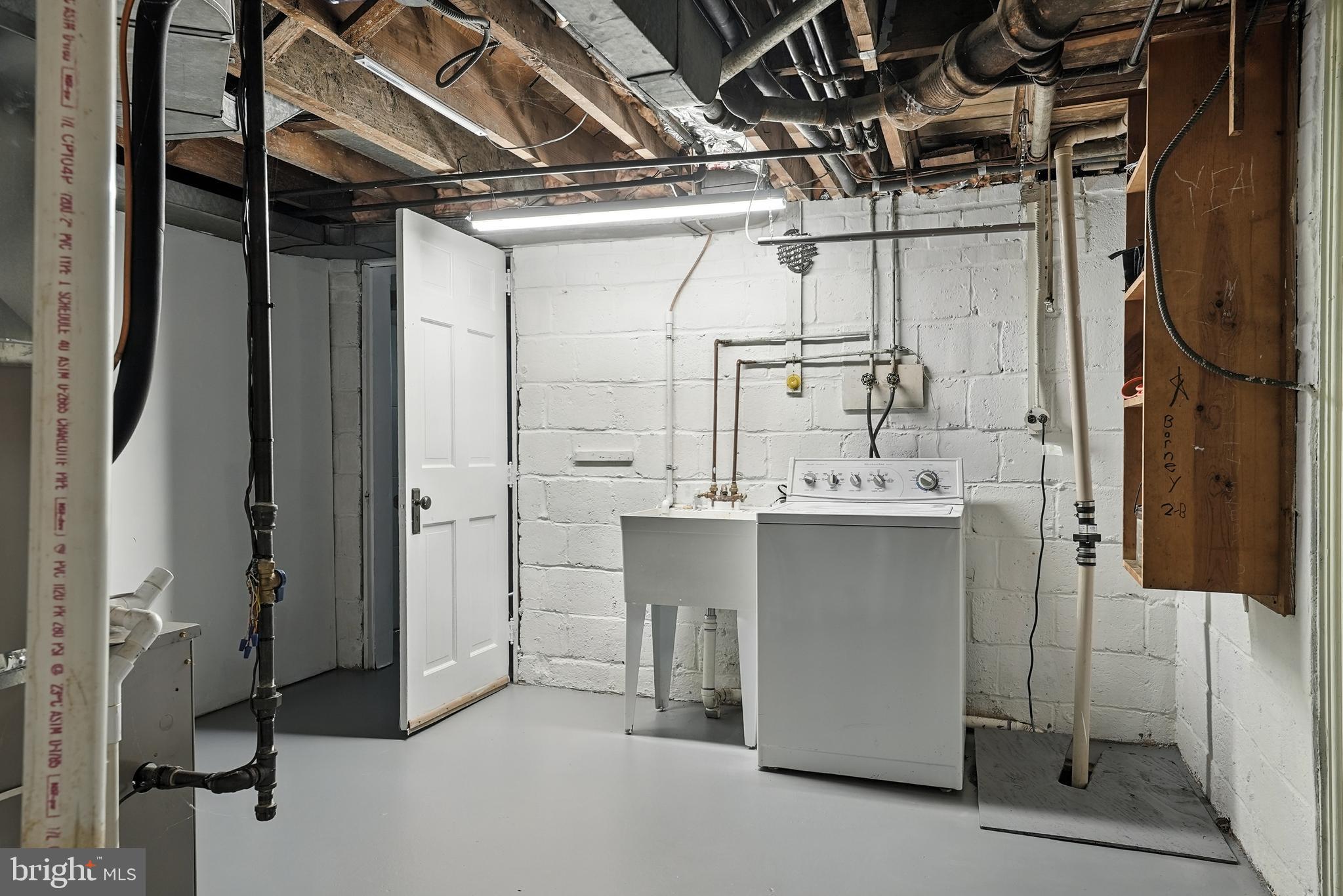 LEE HEIGHTS - Residential