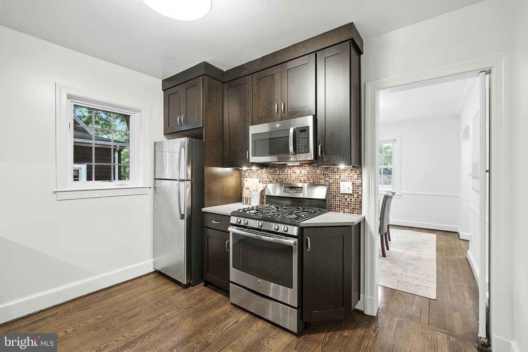 LEE HEIGHTS - Residential