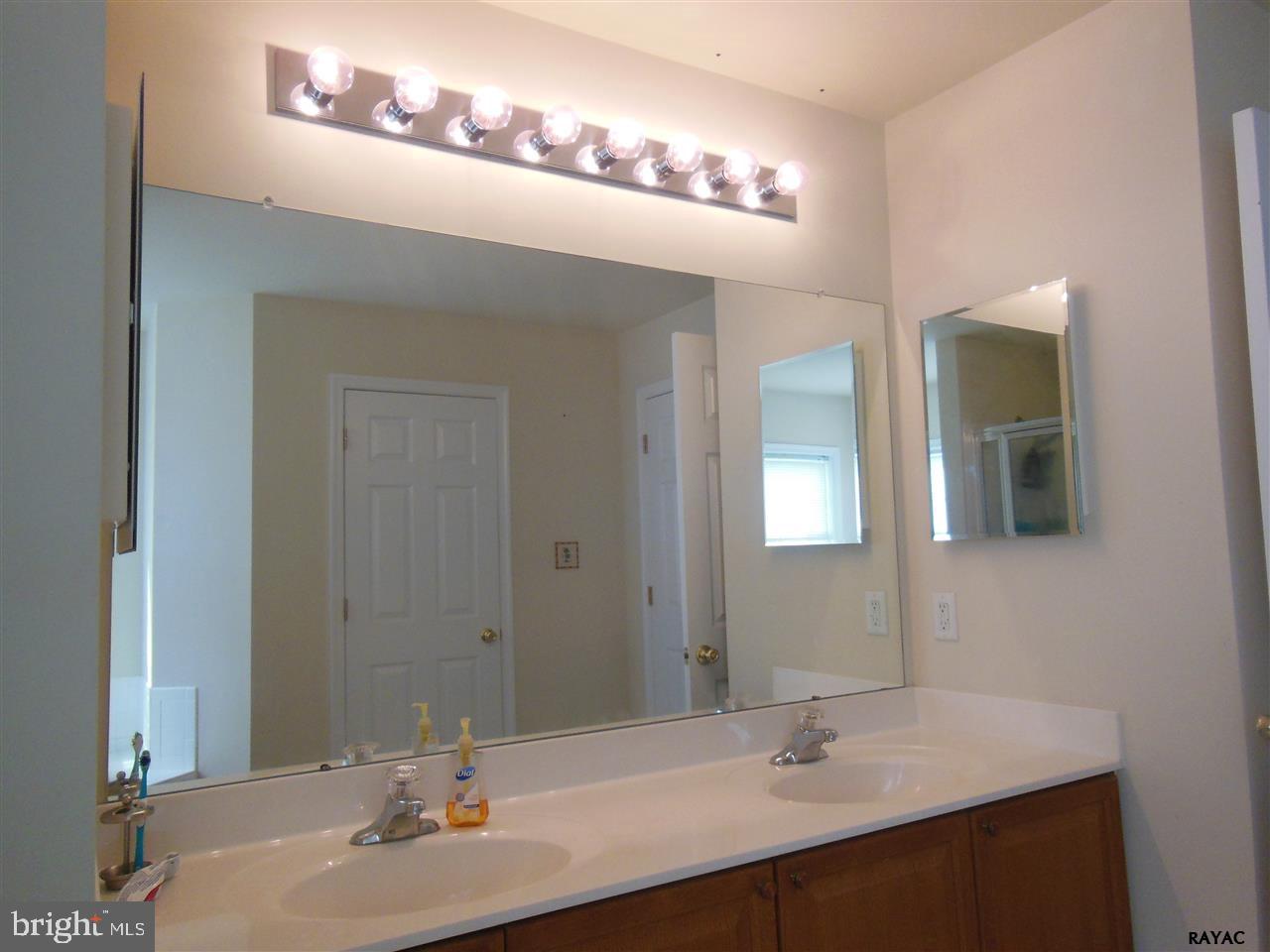EAST VIEW MEADOWS - Residential