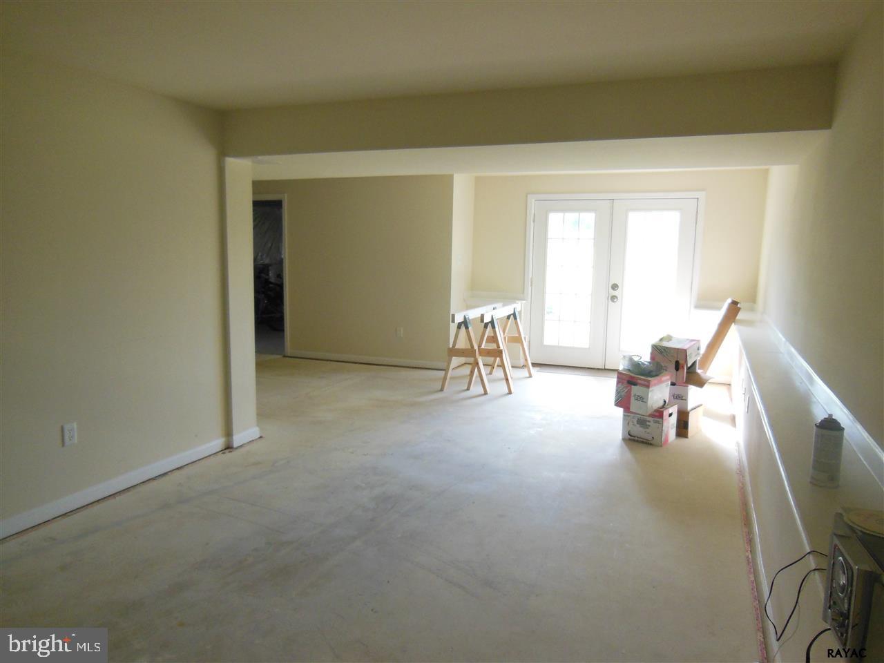 EAST VIEW MEADOWS - Residential