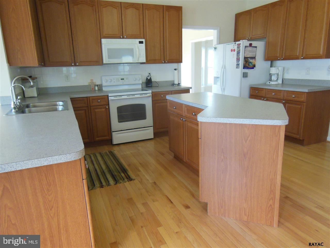 EAST VIEW MEADOWS - Residential