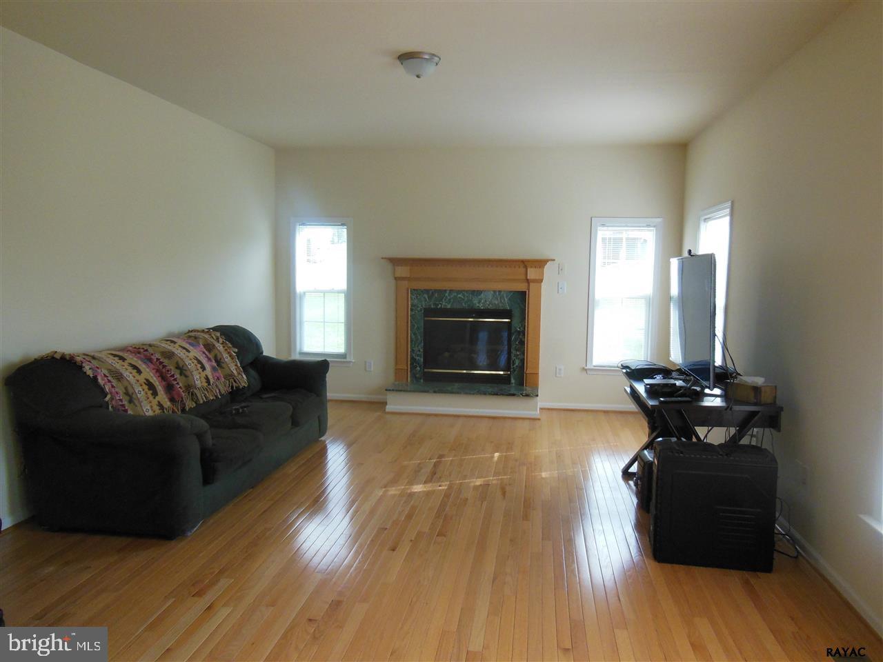 EAST VIEW MEADOWS - Residential