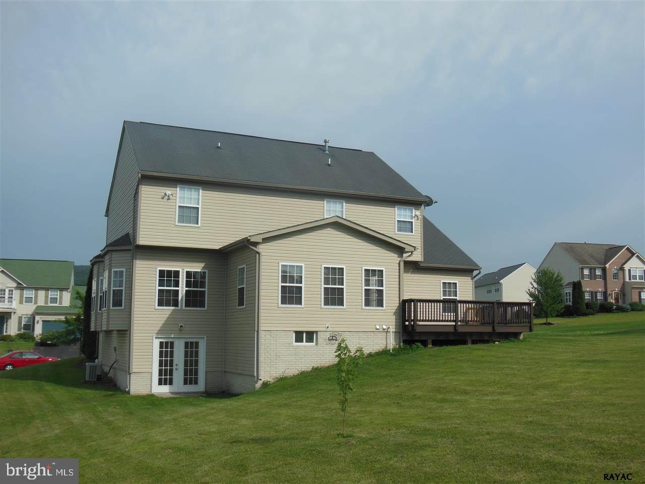 EAST VIEW MEADOWS - Residential