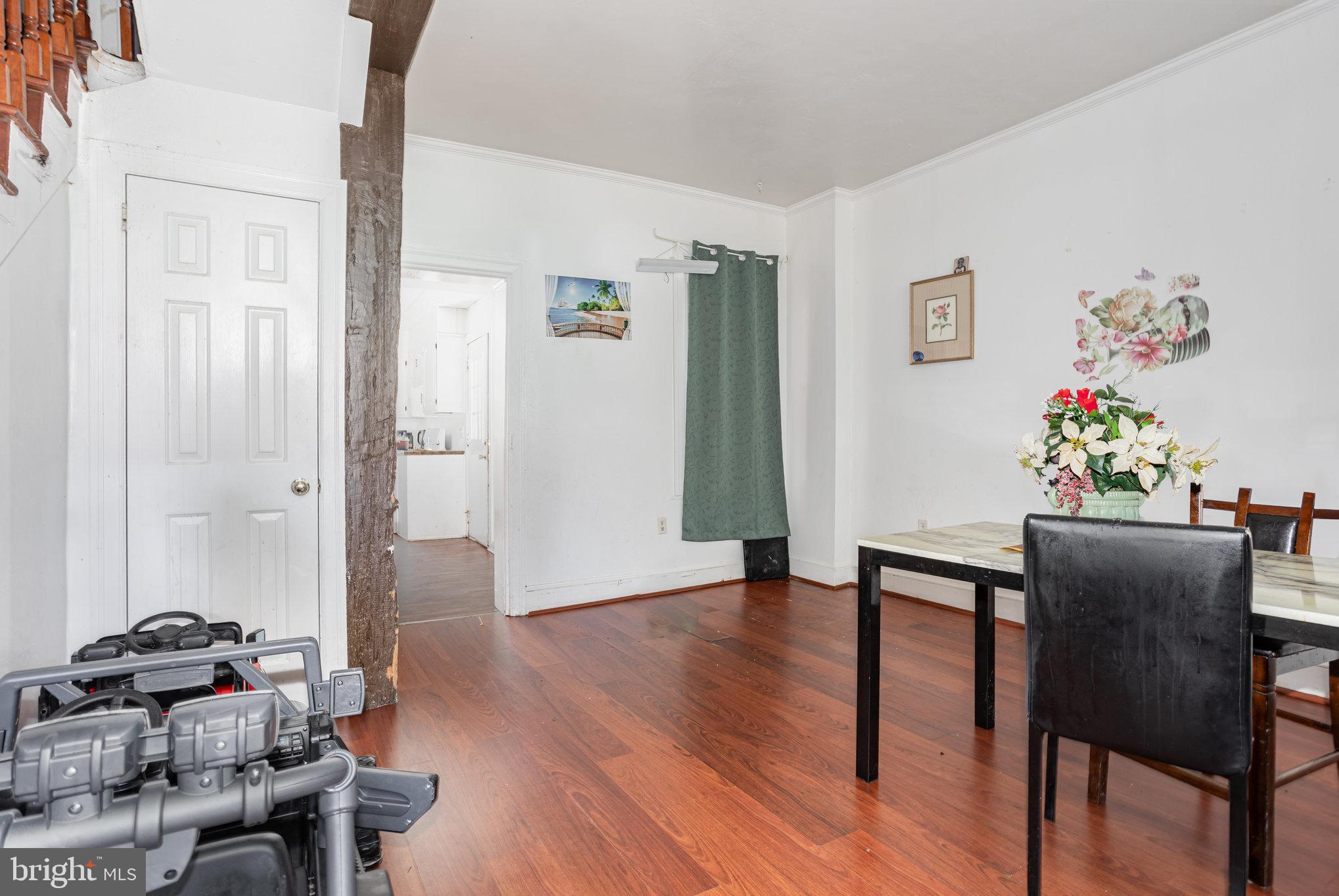 120 S NEWBERRY STREET