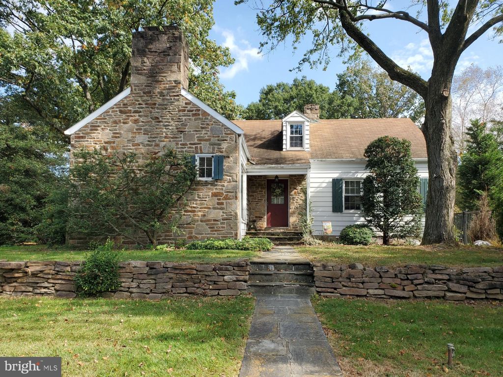 Photo of 1003 OAK ST, AKRON, PA 17501 (MLS # PALA2033126)