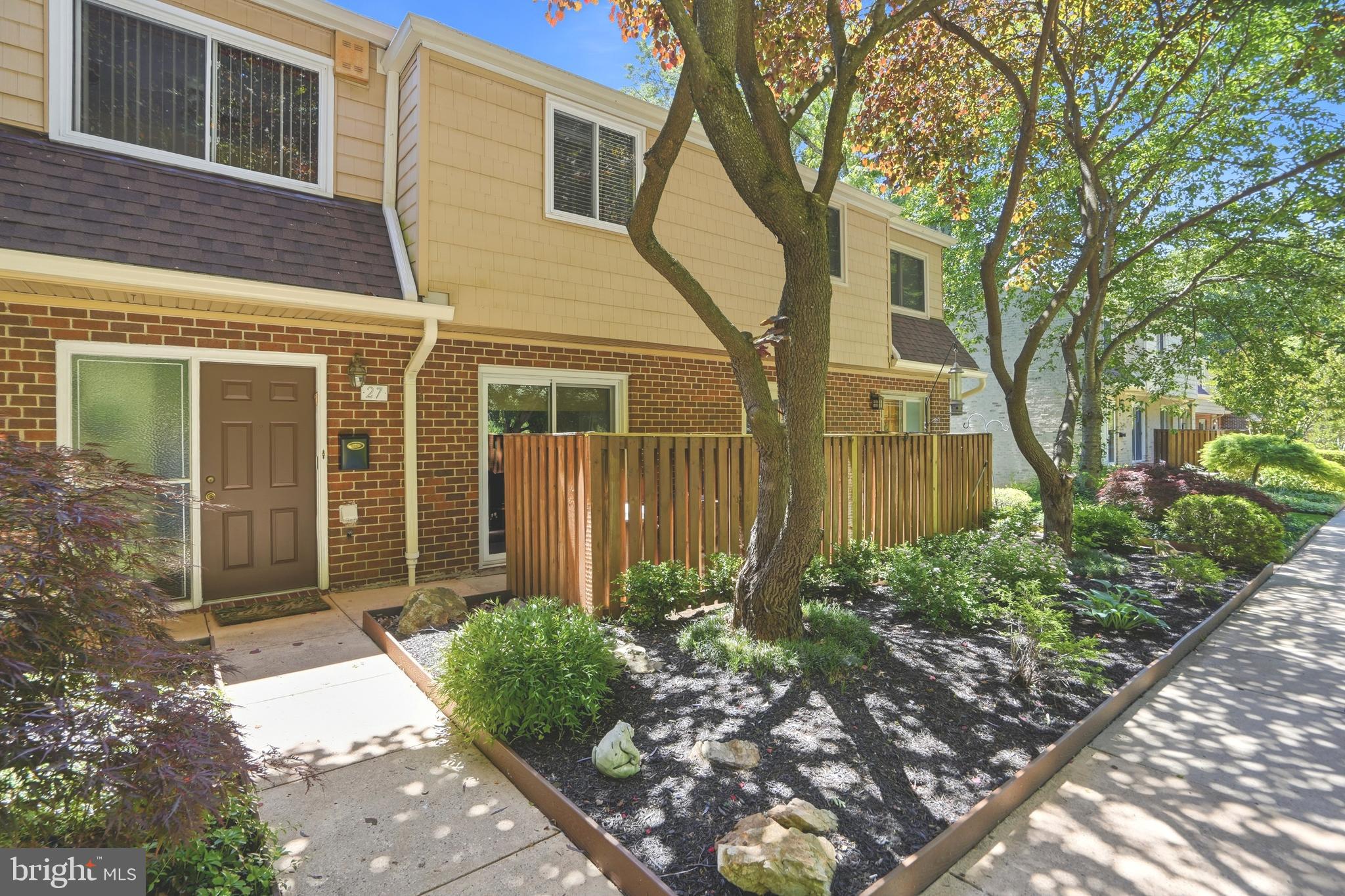 27 LIGHTTOWN COURT 27
