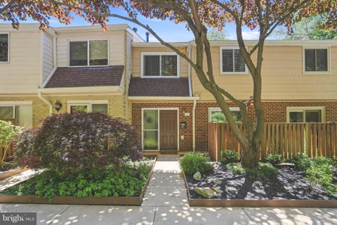 Townhouse For Sale - 27 Lighttown Court #27<br/> BALTIMORE, MD 21208