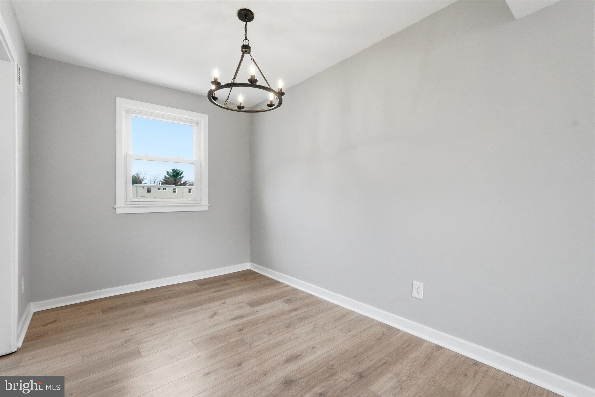 IVERSON SQUARE CONDOMINIUM - Residential