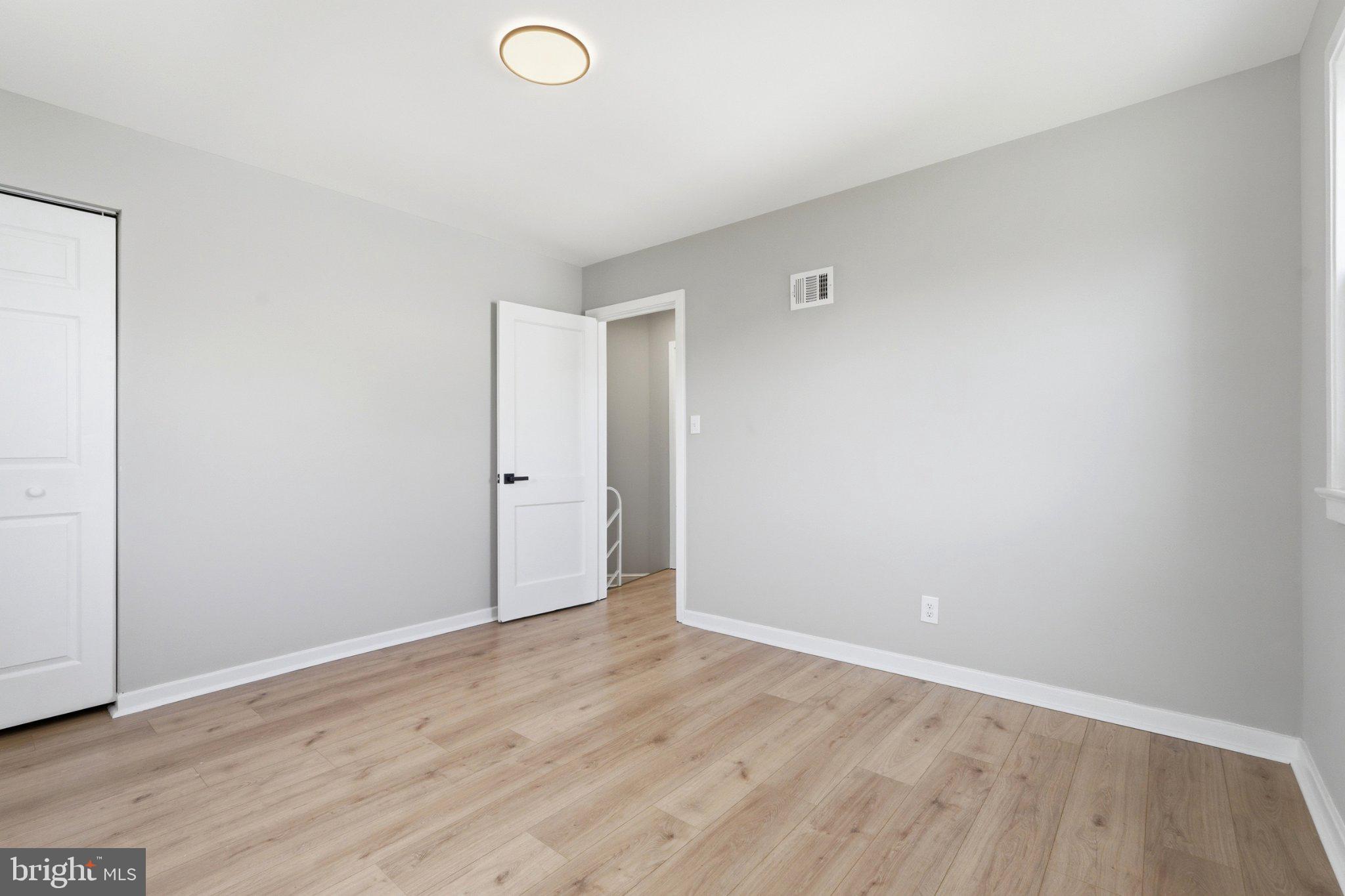 IVERSON SQUARE CONDOMINIUM - Residential