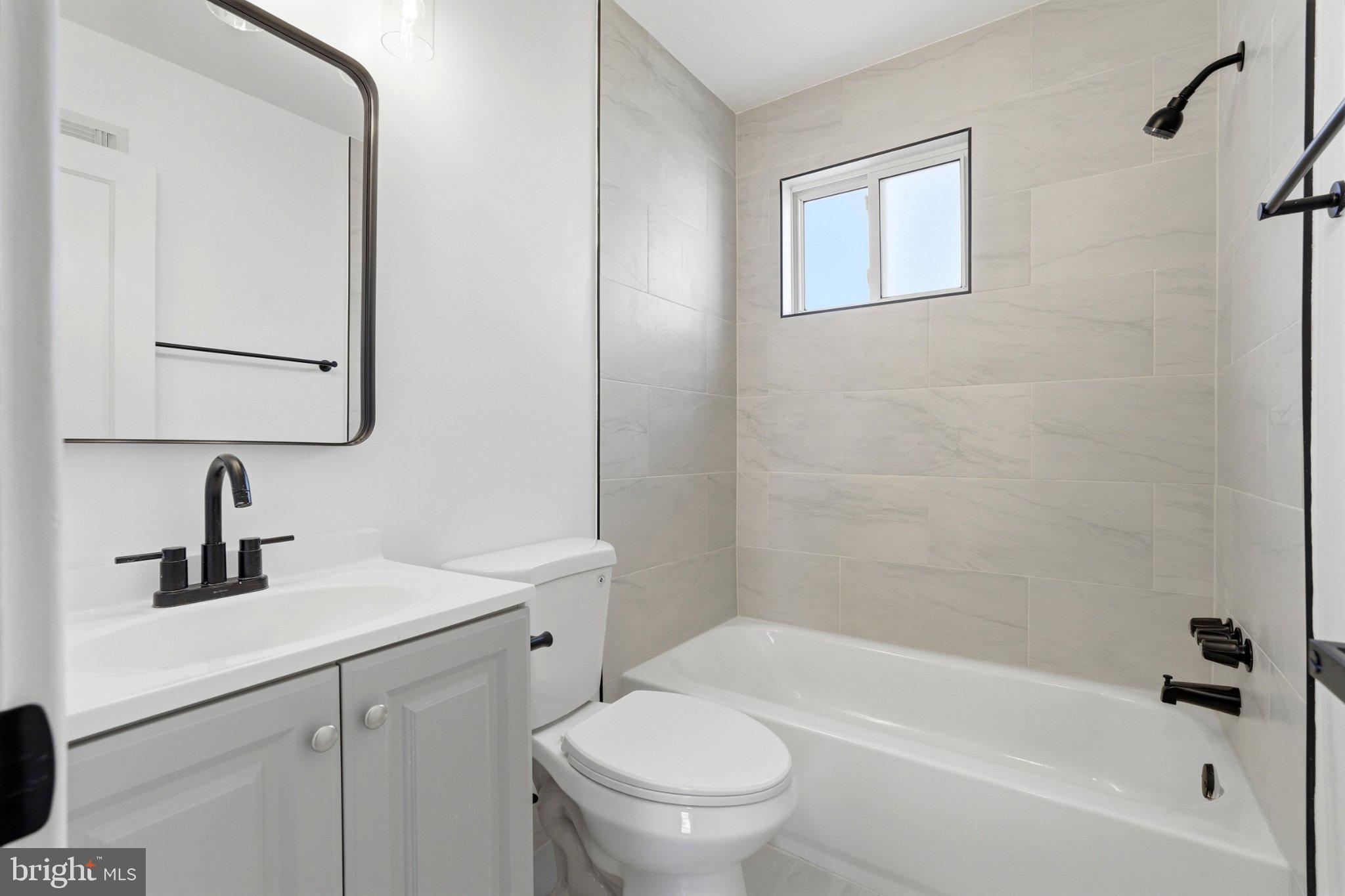 IVERSON SQUARE CONDOMINIUM - Residential