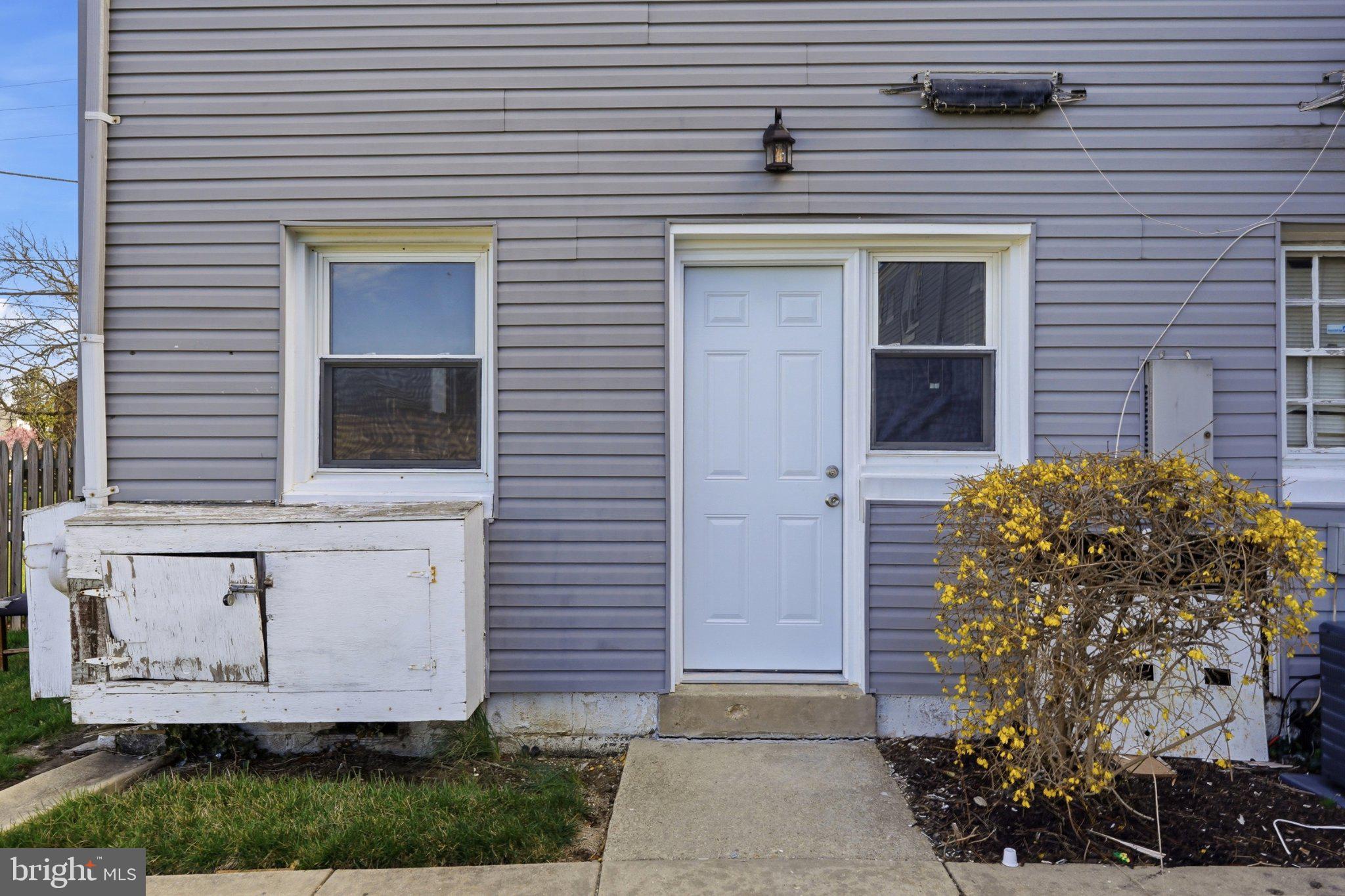 IVERSON SQUARE CONDOMINIUM - Residential