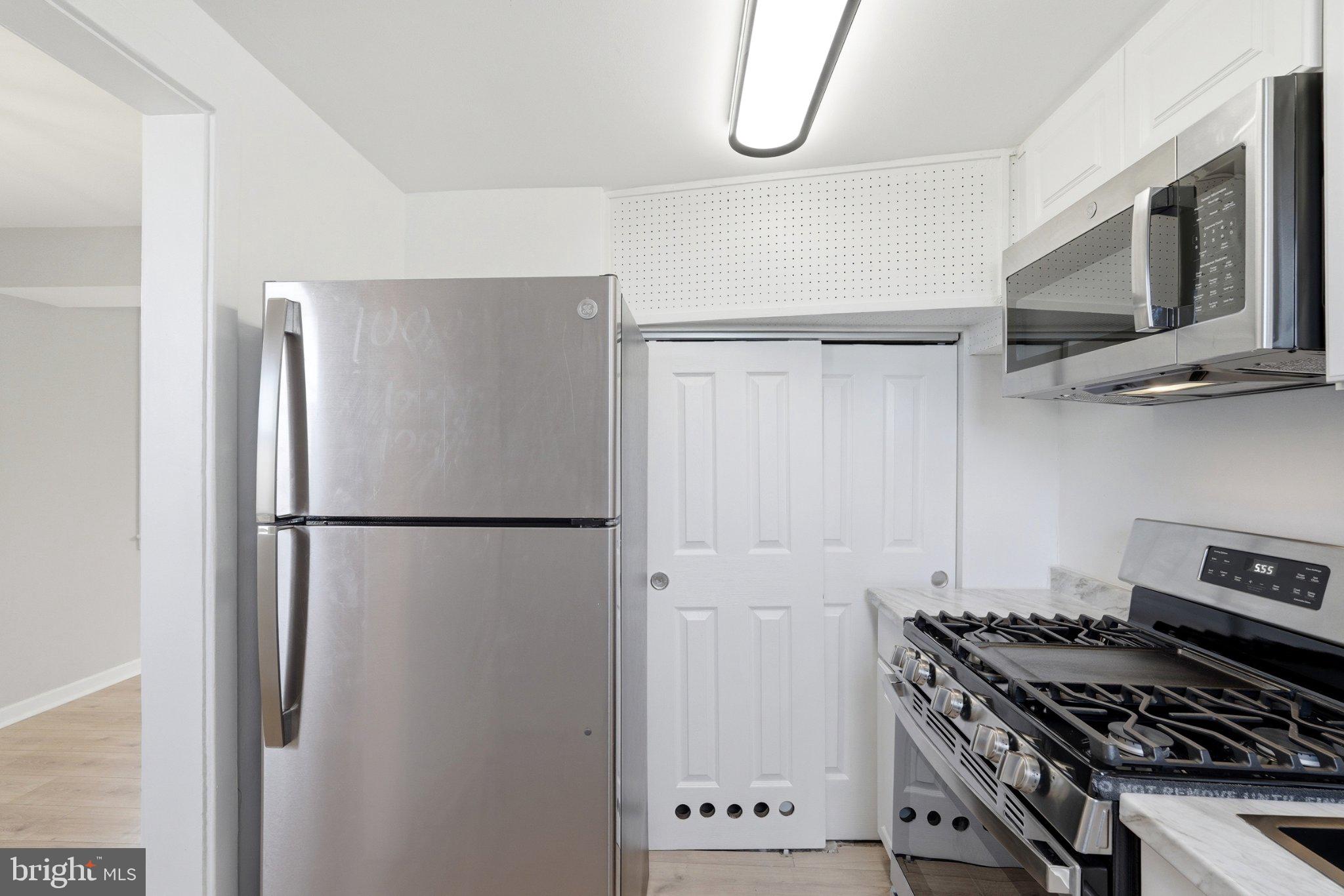 IVERSON SQUARE CONDOMINIUM - Residential