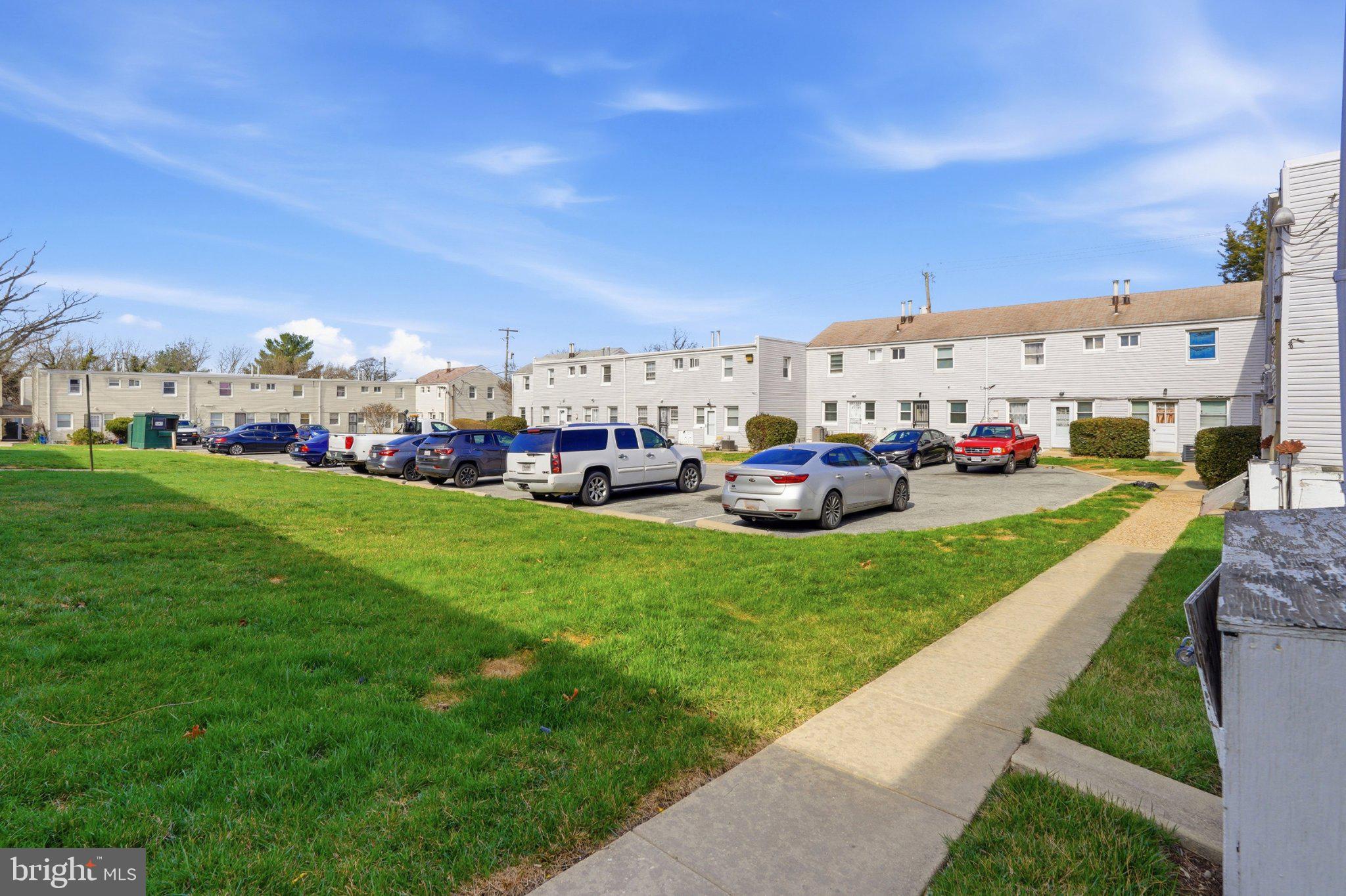 IVERSON SQUARE CONDOMINIUM - Residential