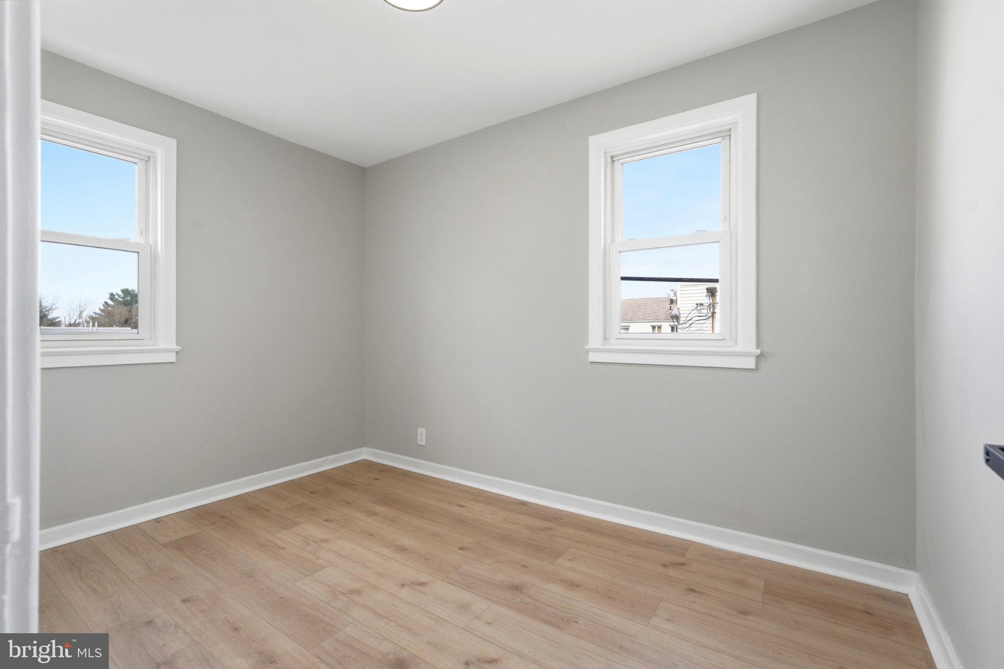 IVERSON SQUARE CONDOMINIUM - Residential