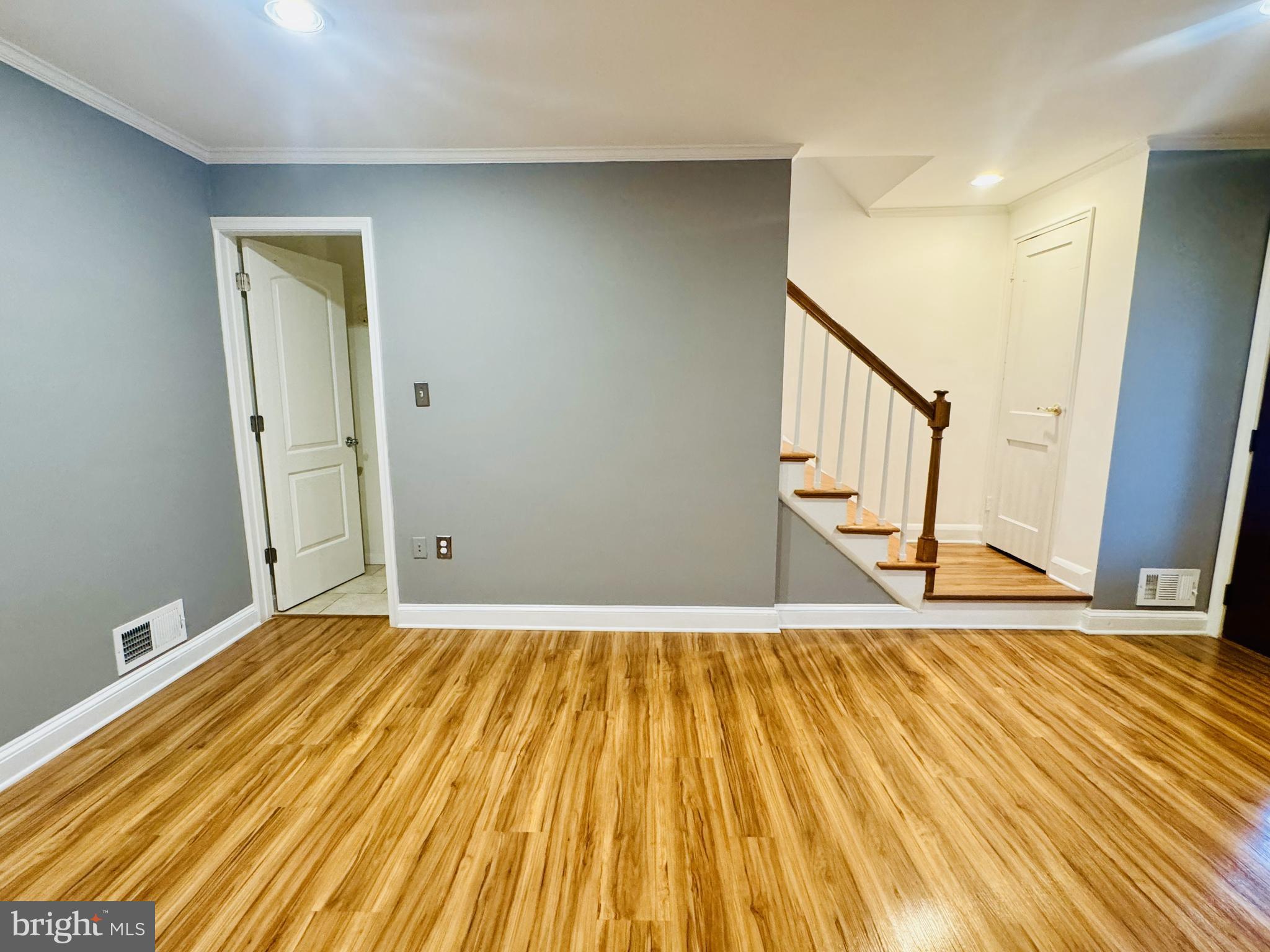 MEDFIELD - Residential