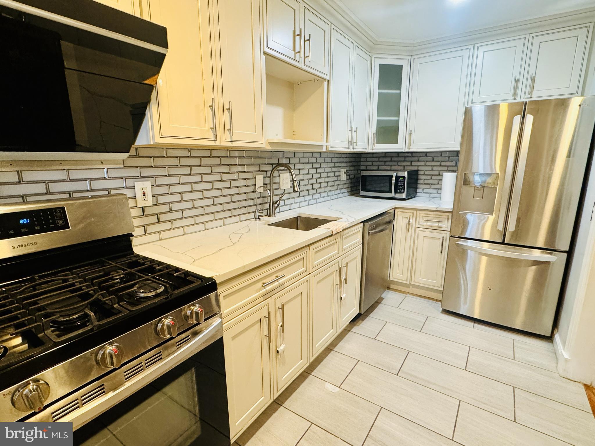 MEDFIELD - Residential