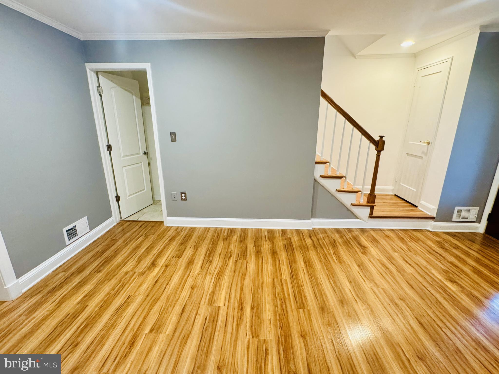 MEDFIELD - Residential