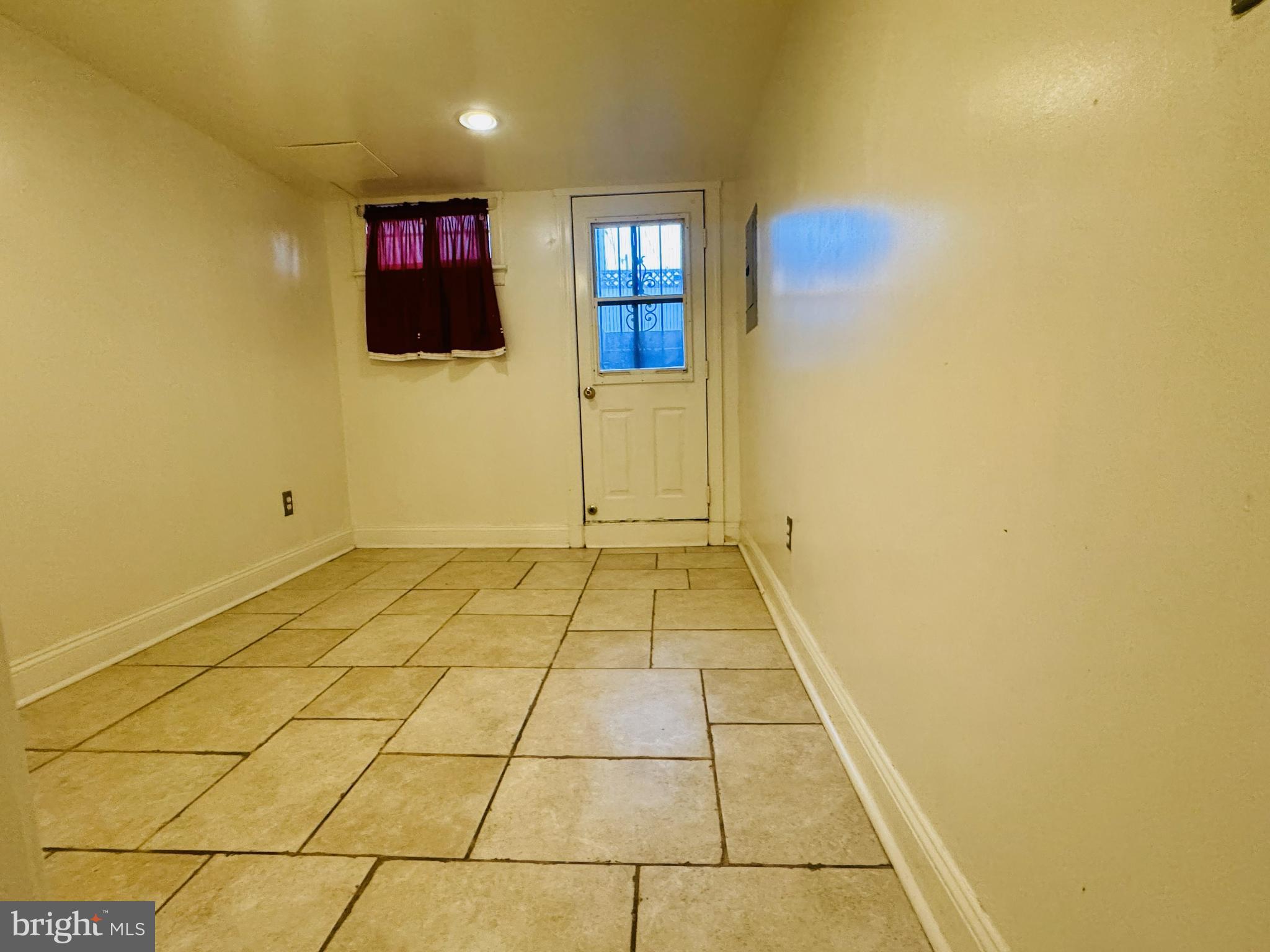 MEDFIELD - Residential