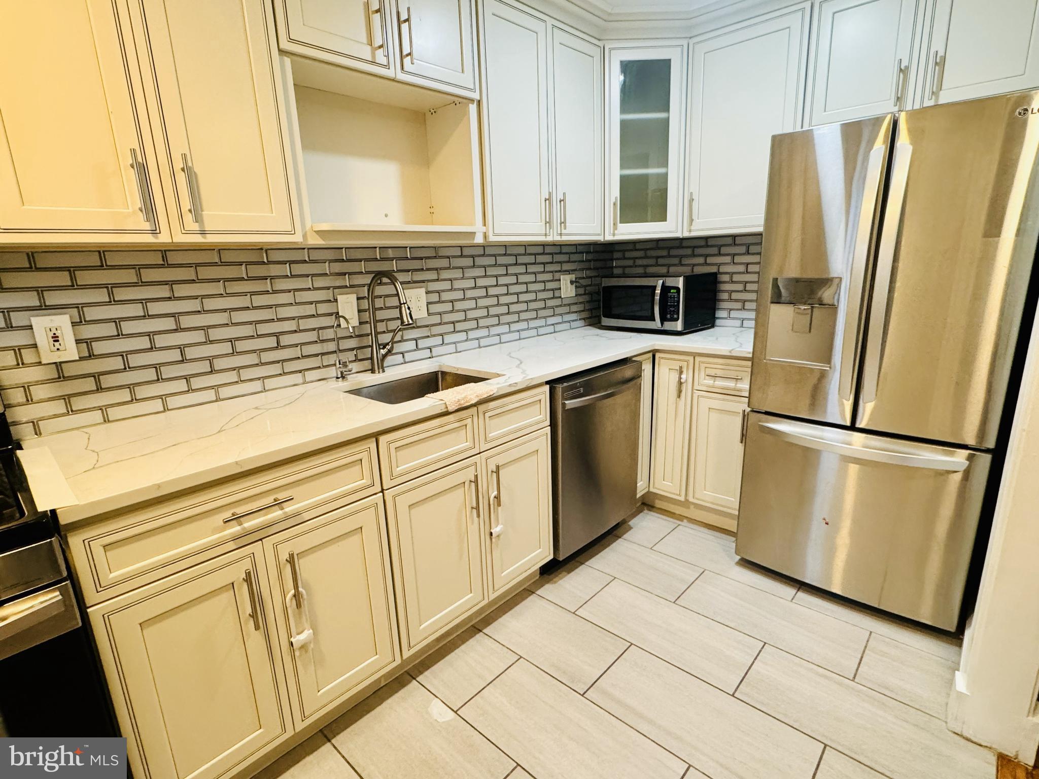 MEDFIELD - Residential