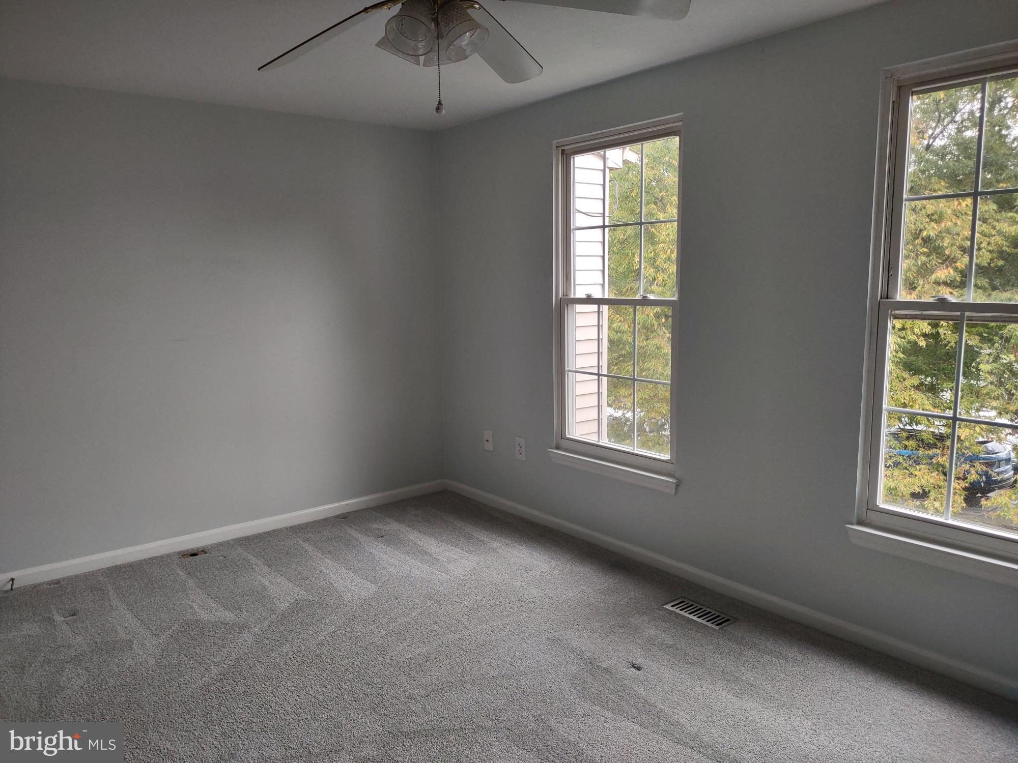 RIVERSIDE - Residential Lease