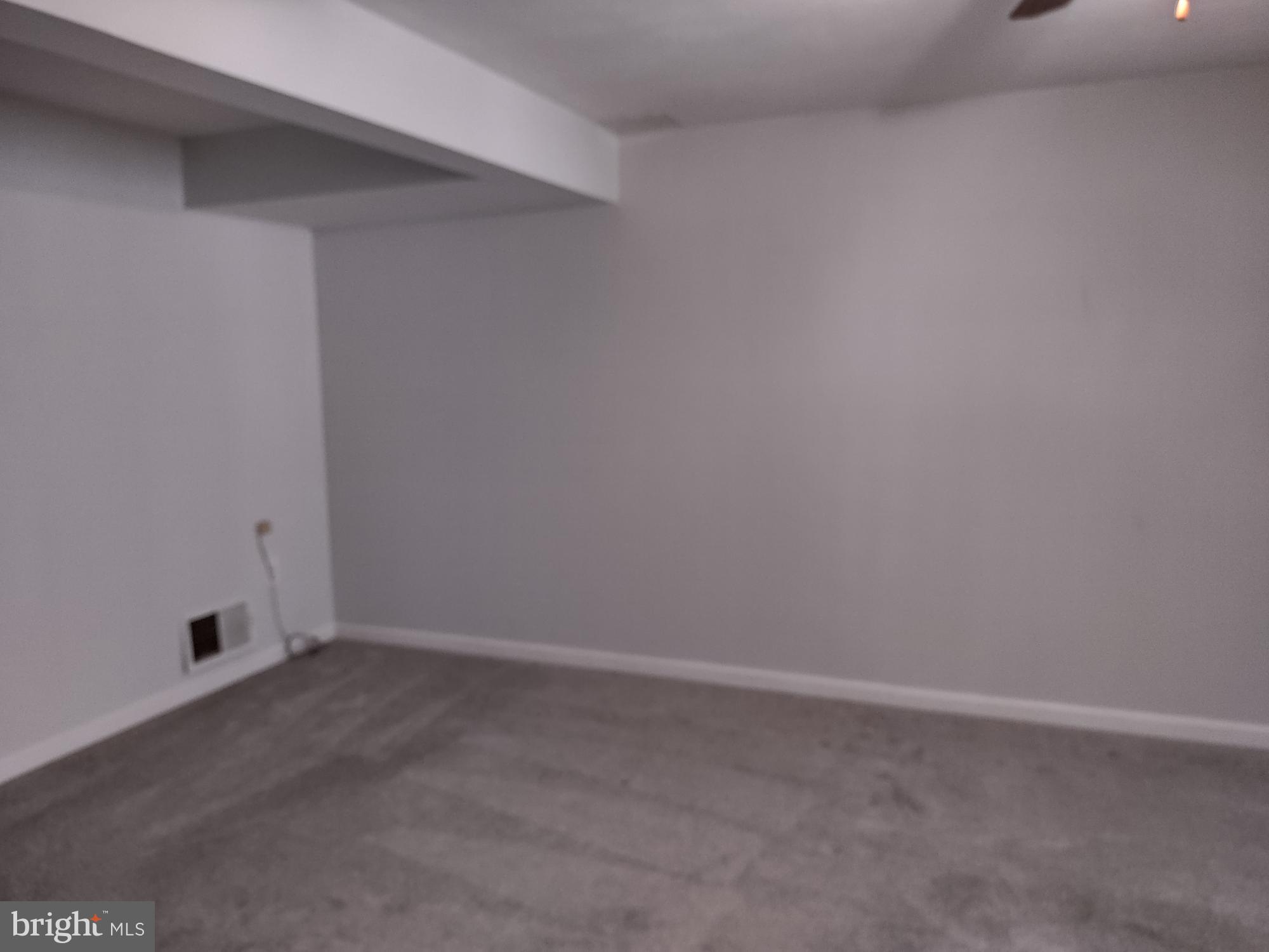 RIVERSIDE - Residential Lease