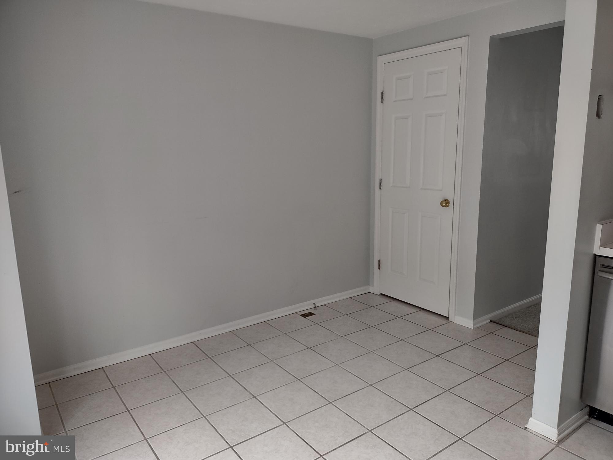 RIVERSIDE - Residential Lease