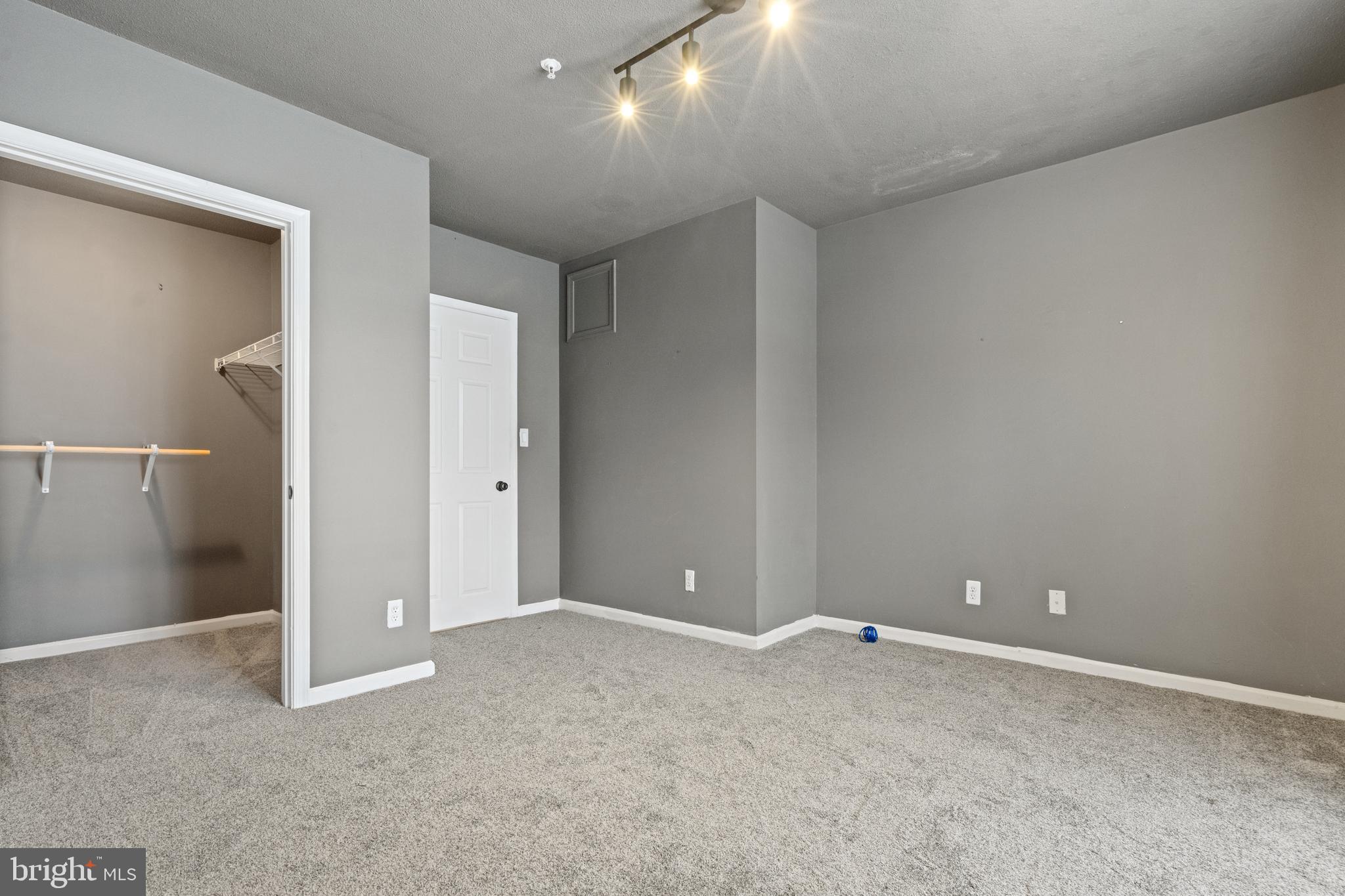 SOUTH GLEN - Residential