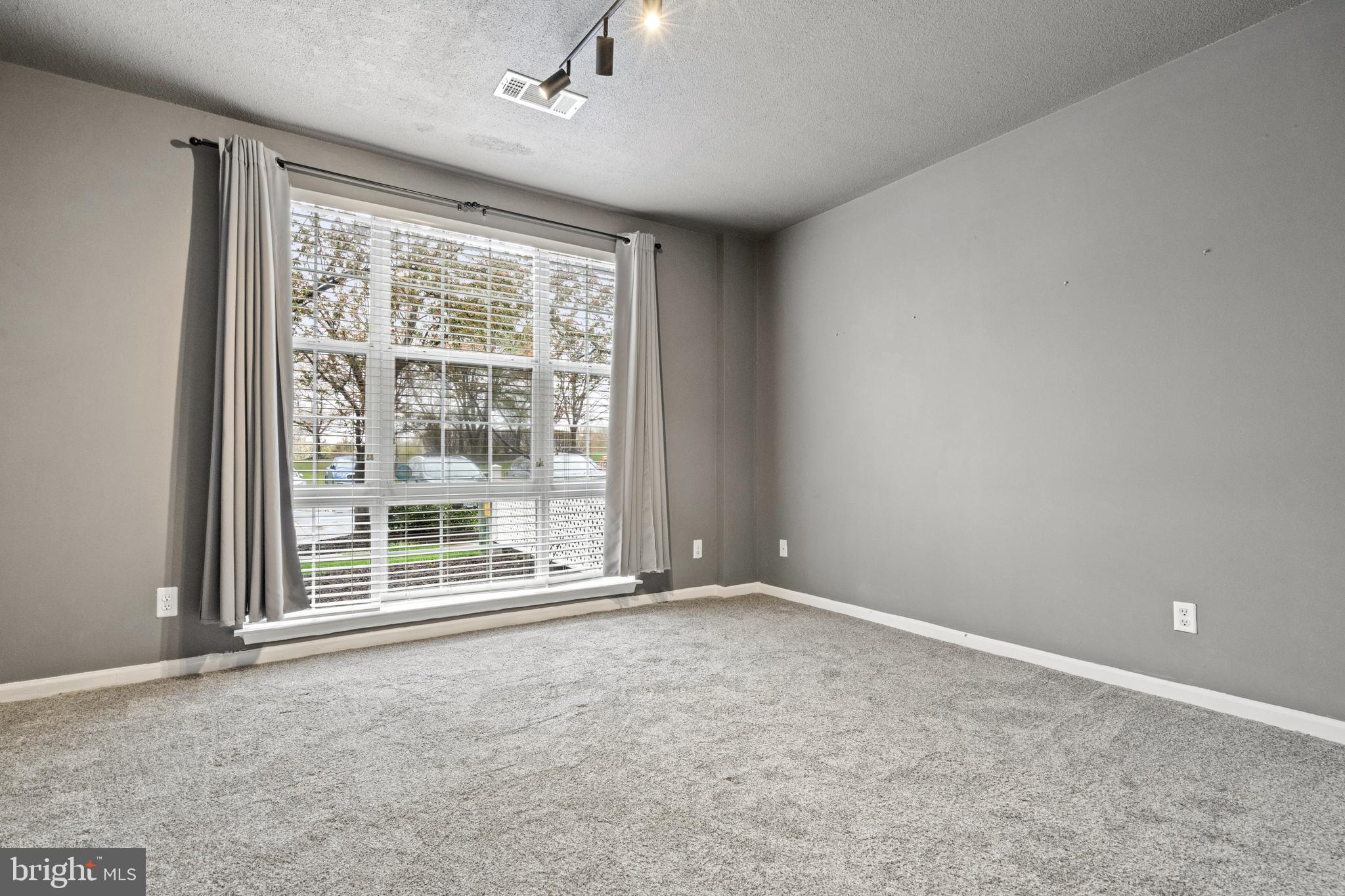 SOUTH GLEN - Residential