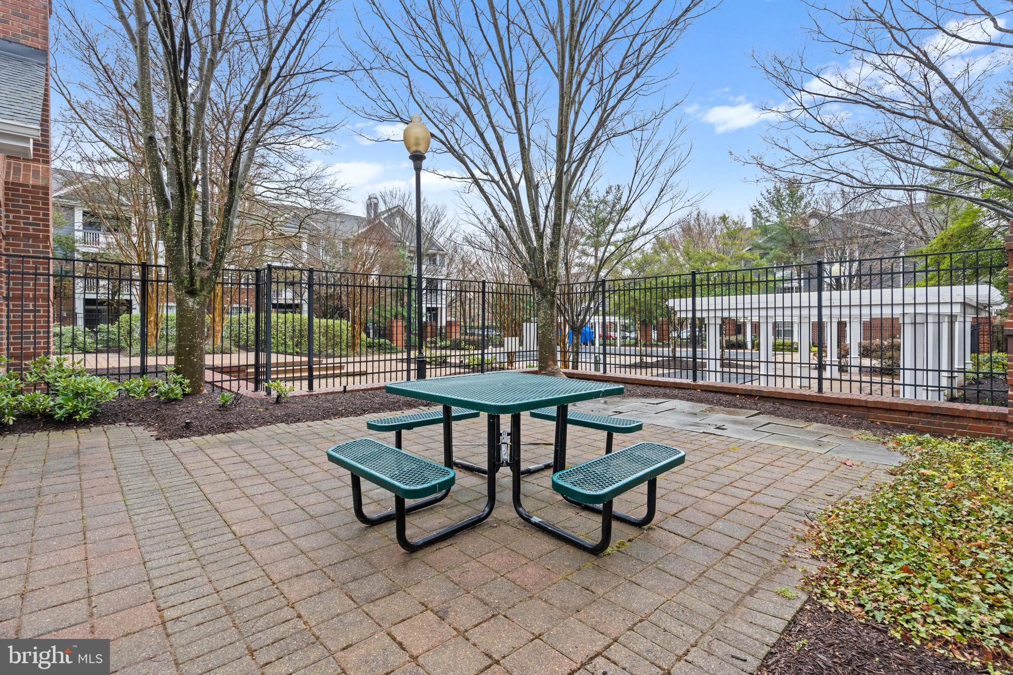 SOUTH GLEN - Residential