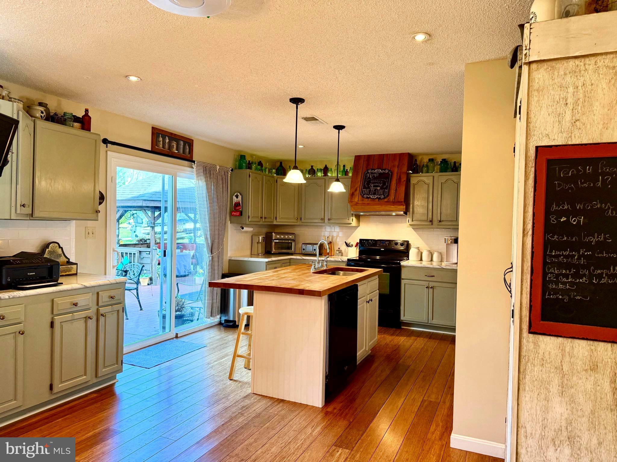 WOODBRIER MANOR - Residential