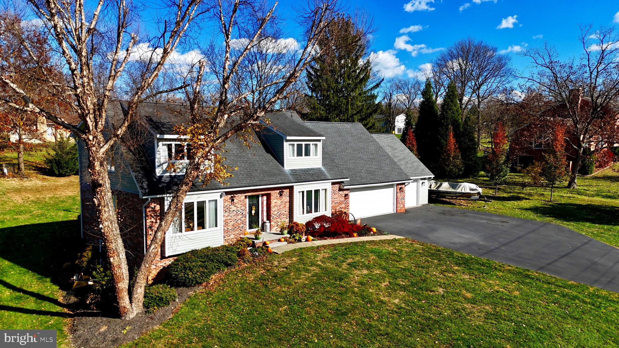 WOODBRIER MANOR - Residential