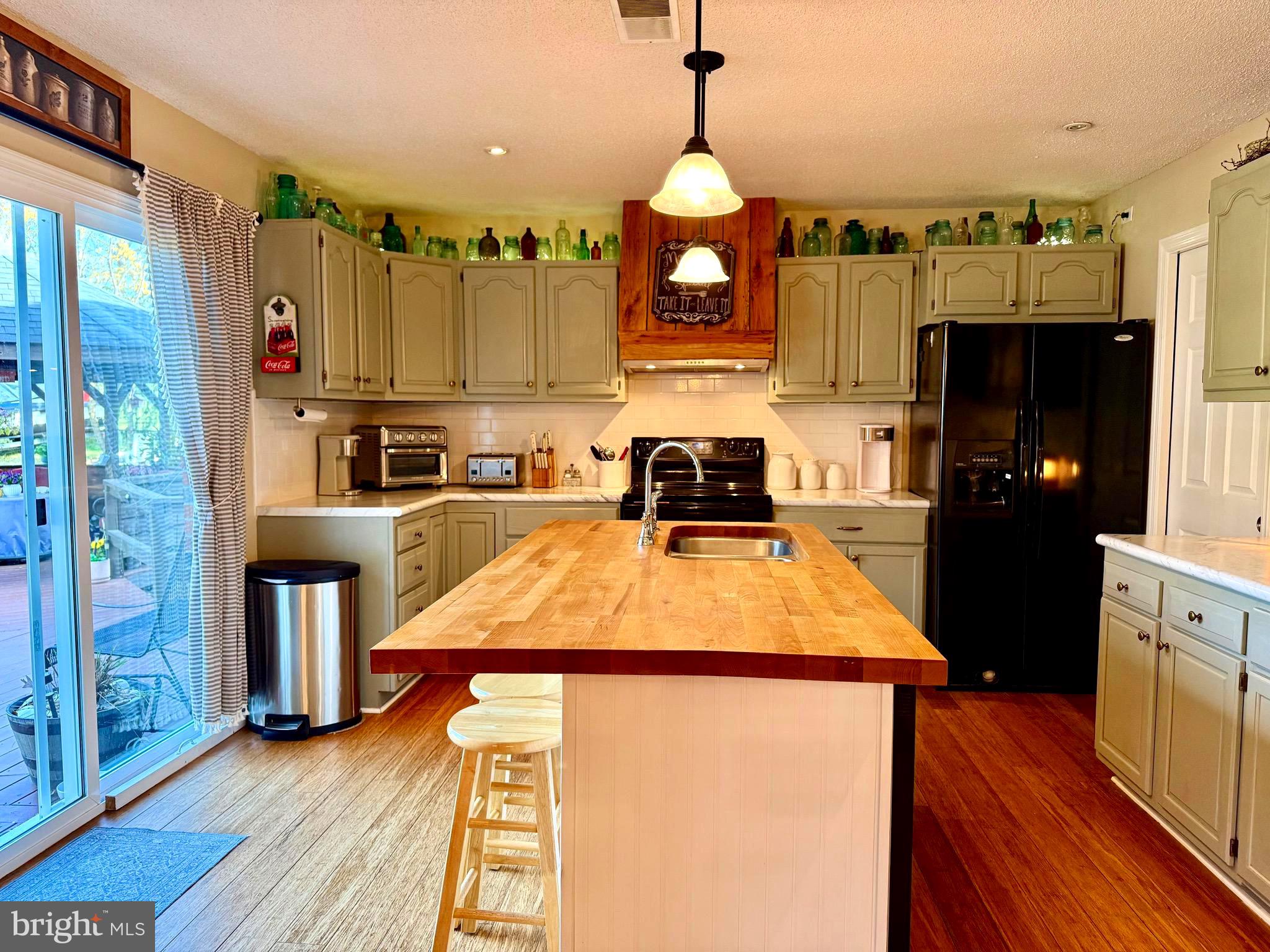 WOODBRIER MANOR - Residential