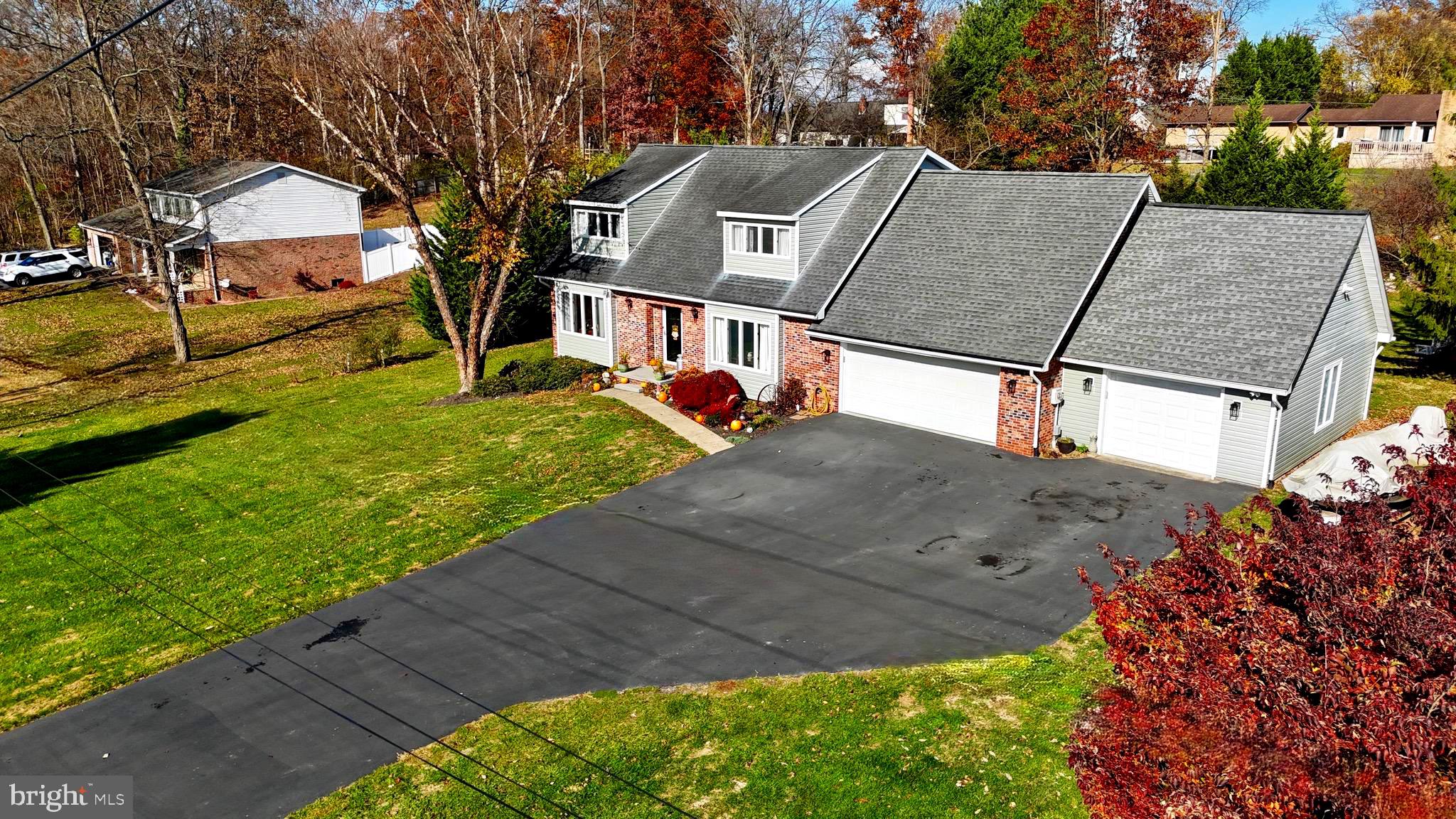 WOODBRIER MANOR - Residential