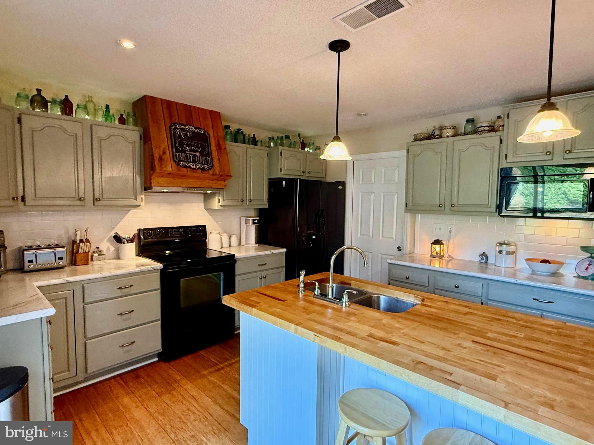 WOODBRIER MANOR - Residential