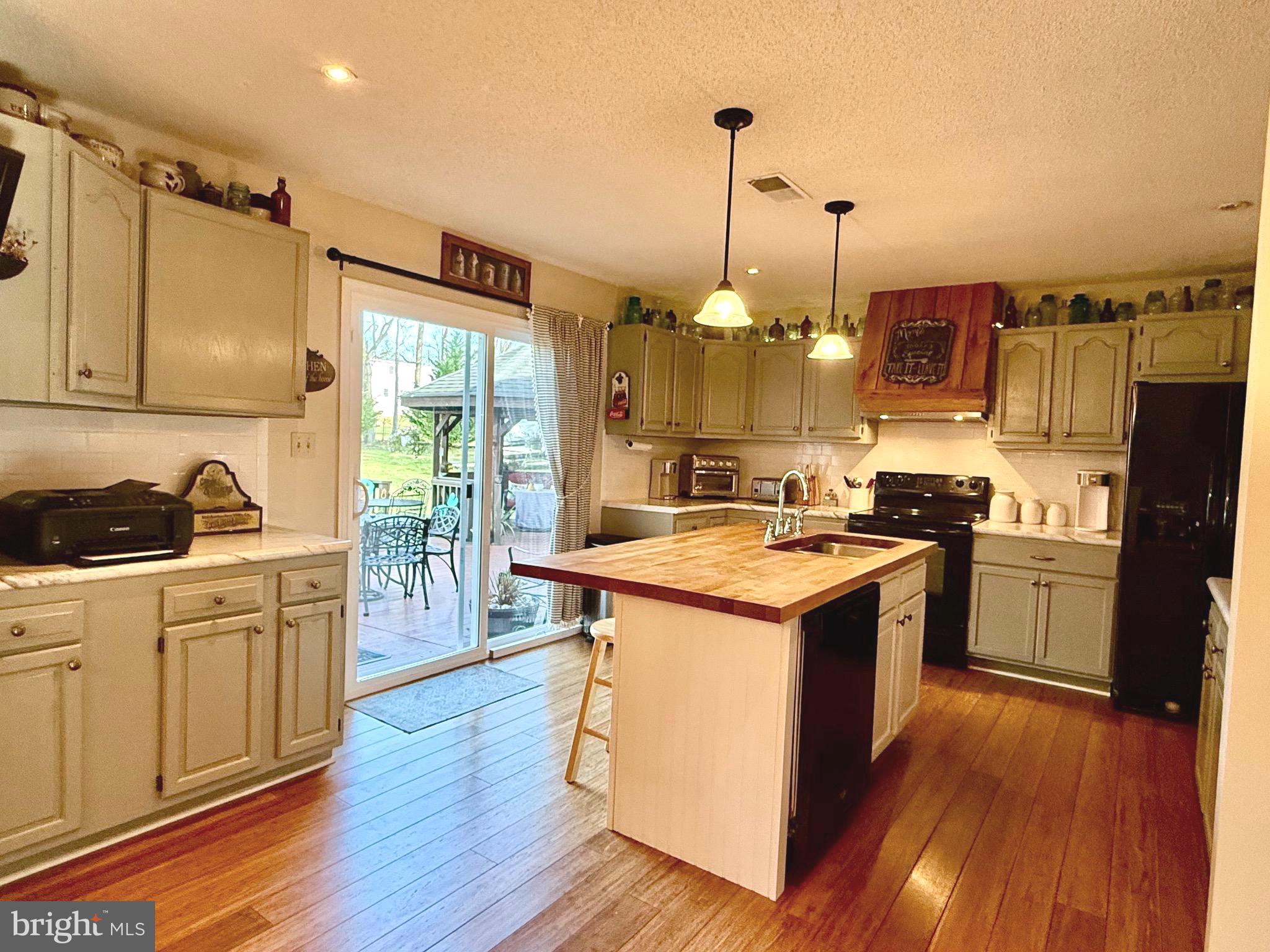 WOODBRIER MANOR - Residential