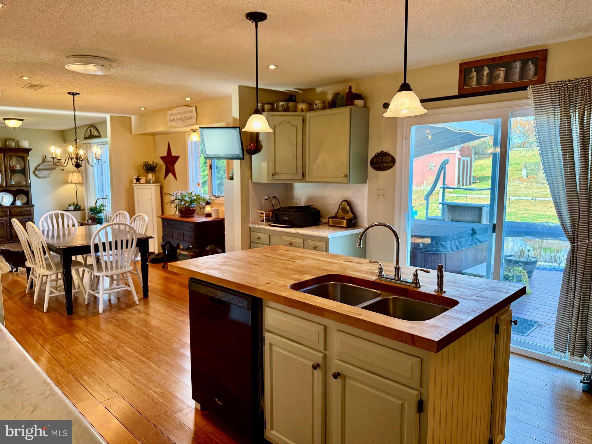 WOODBRIER MANOR - Residential