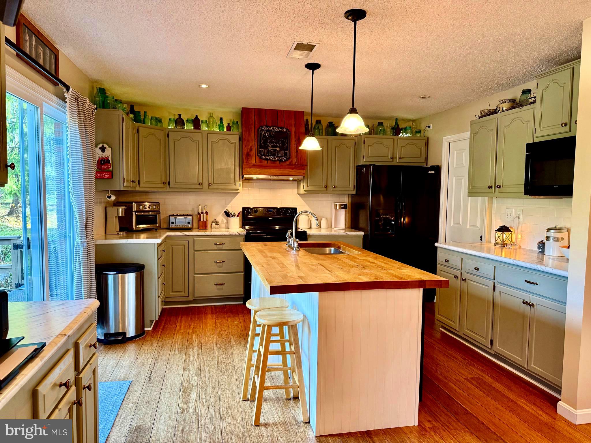 WOODBRIER MANOR - Residential