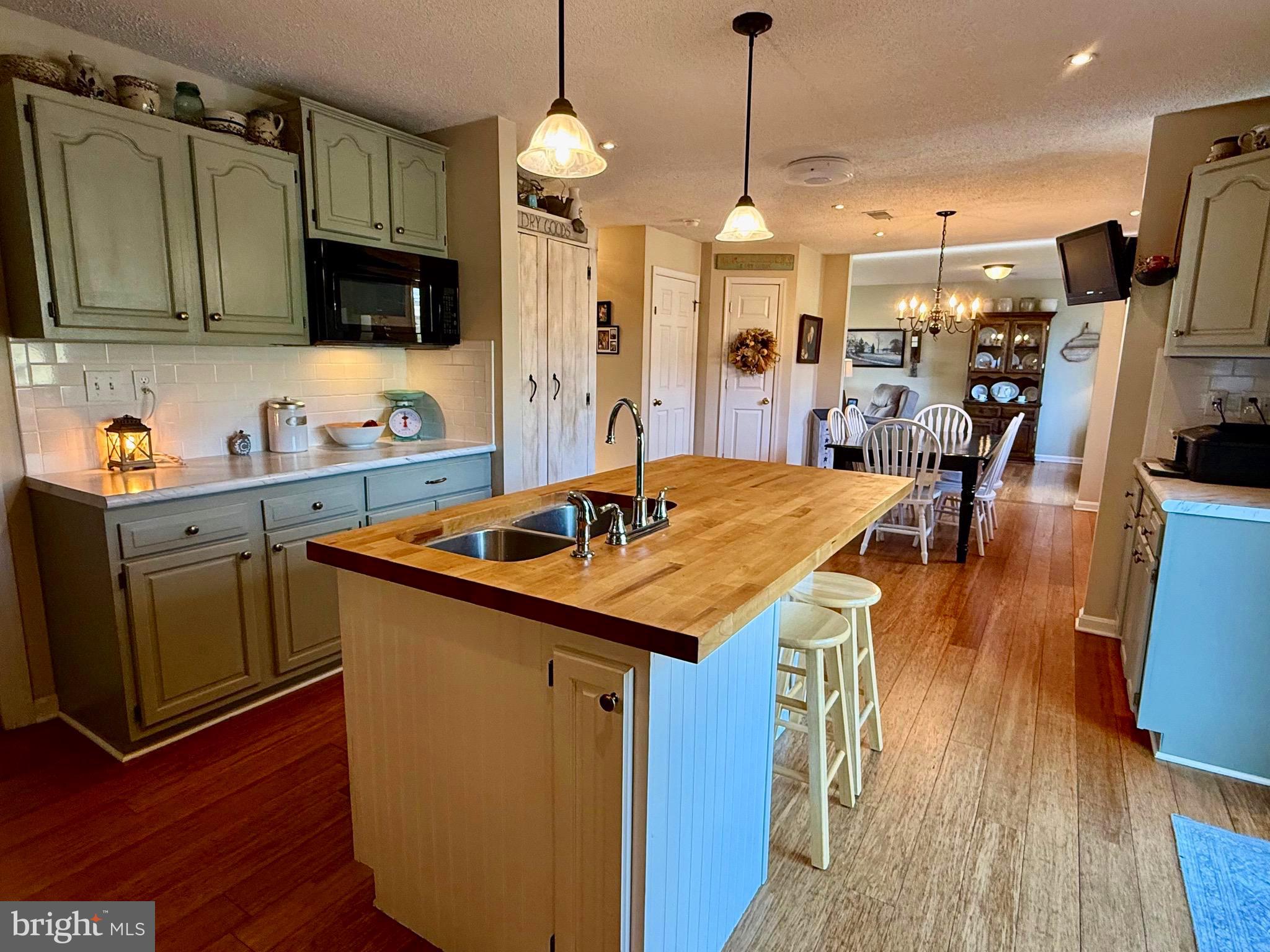 WOODBRIER MANOR - Residential